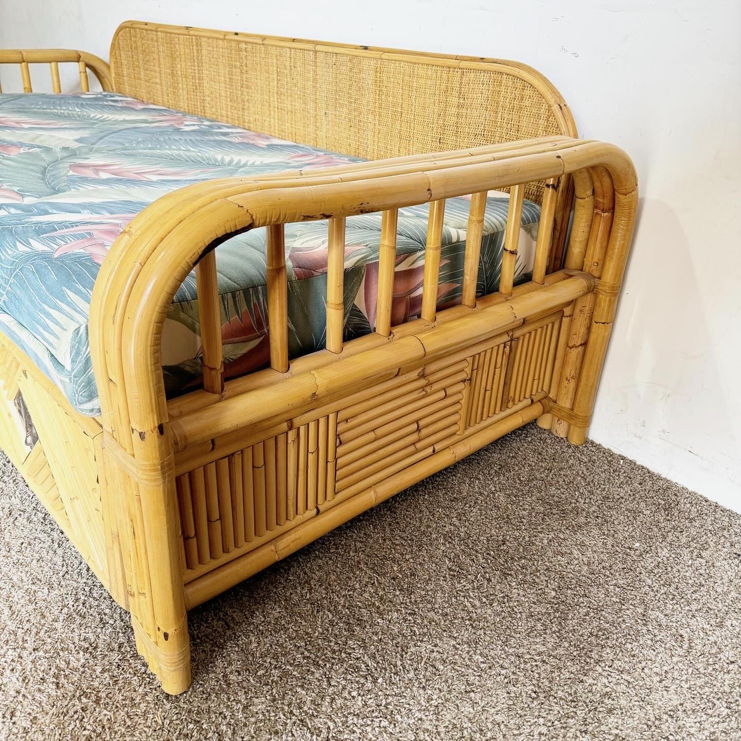 Boho Chic Bamboo Rattan Day Bed With Pull Out Trundle In Good Condition For Sale In Delray Beach, FL