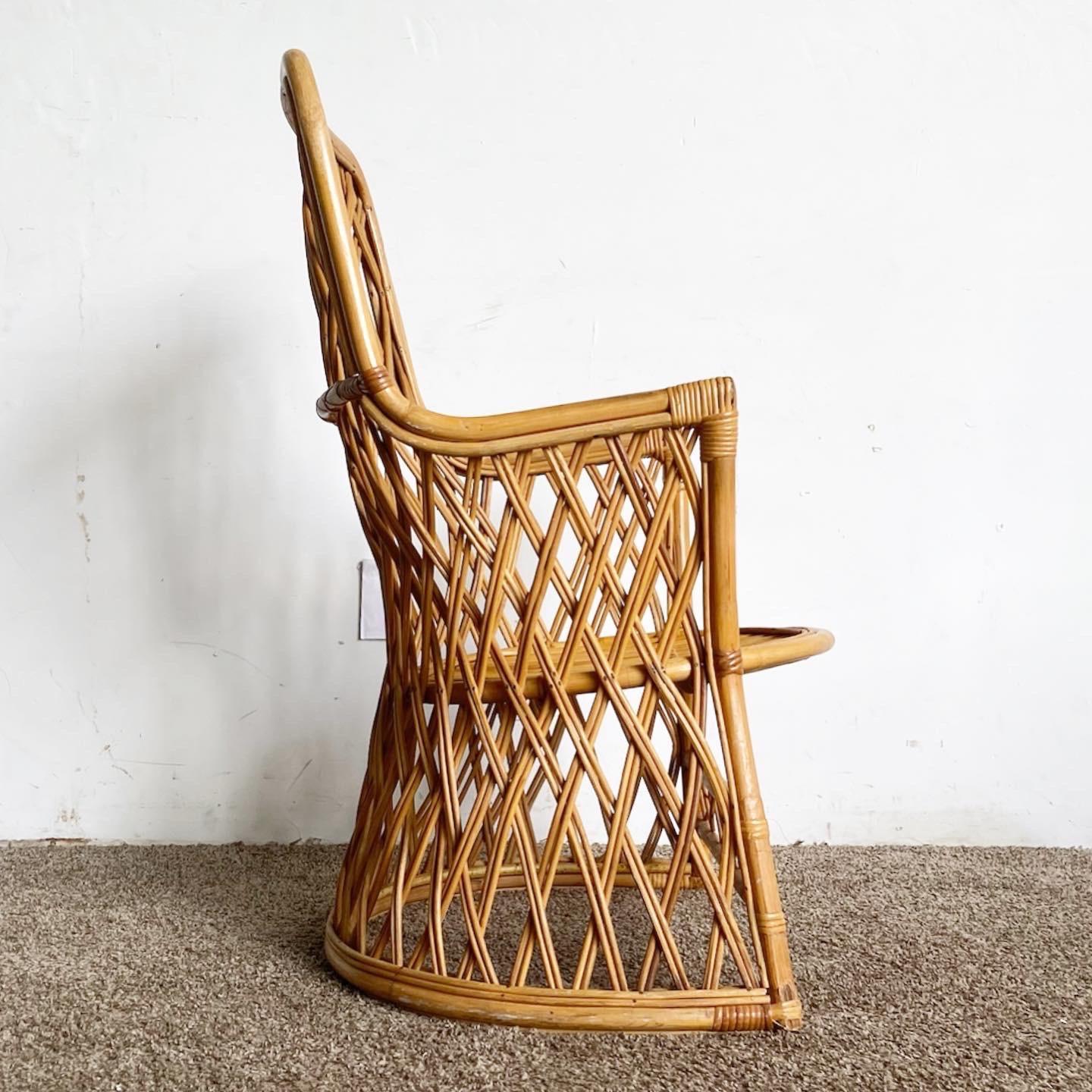 Boho Chic Bambus Rattan Beistellstuhl mit kreisförmigen Brown Sitzkissen (Ende des 20. Jahrhunderts) im Angebot