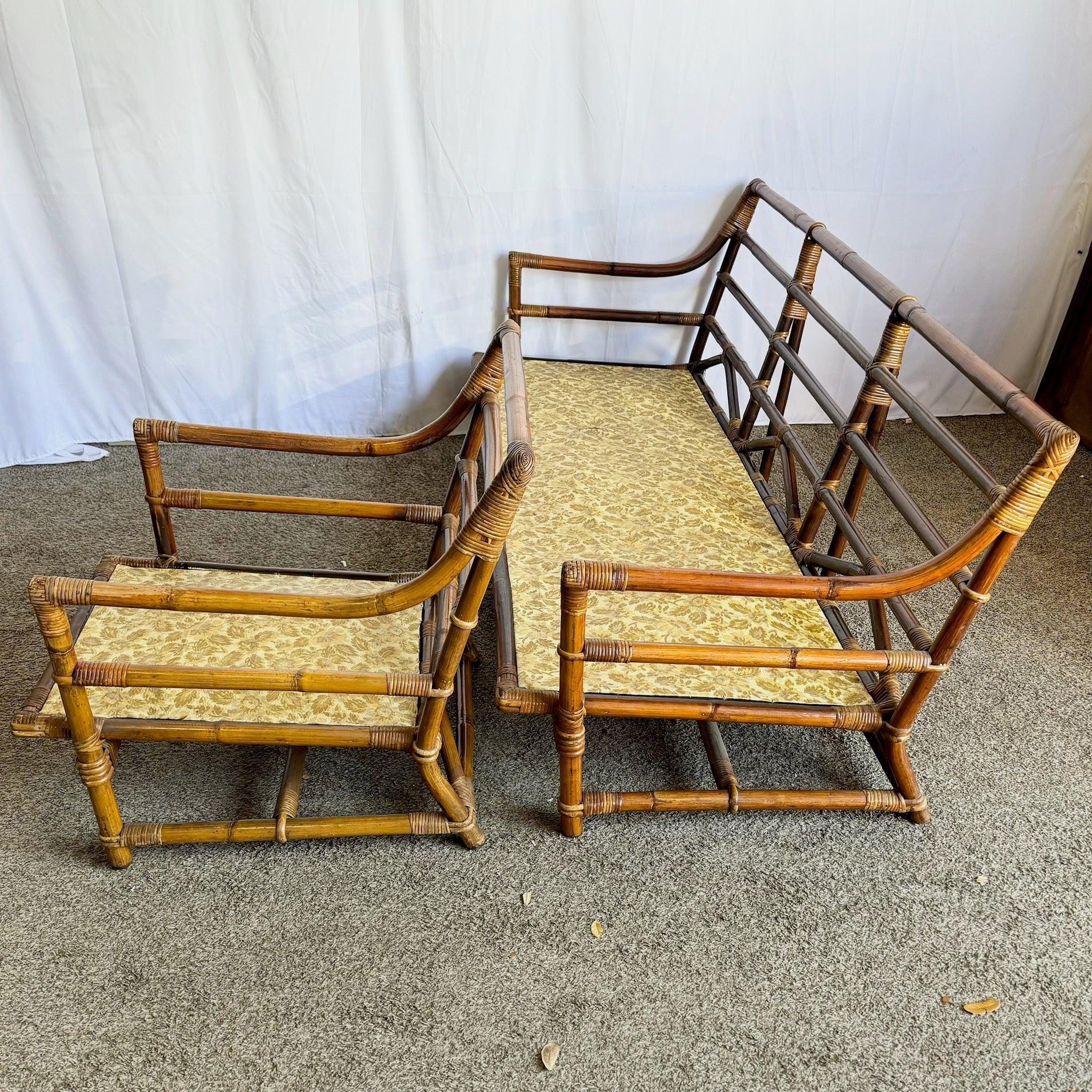 Sofá Boho Chic de Ratán de Bambú con Tumbona - 2 Piezas finales del siglo XX en venta