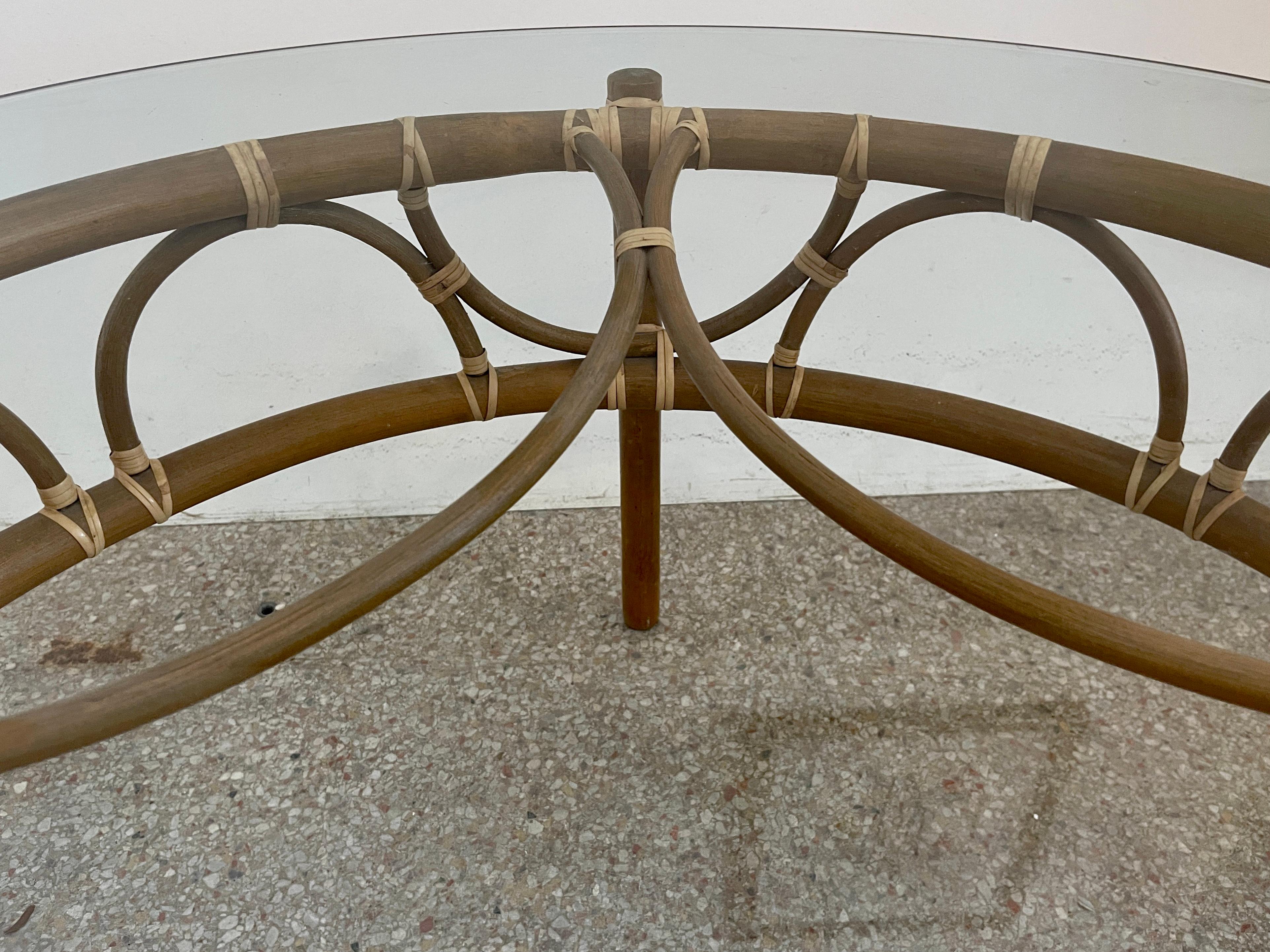 Fin du 20e siècle Table basse ronde en bambou style Boho Chic en vente