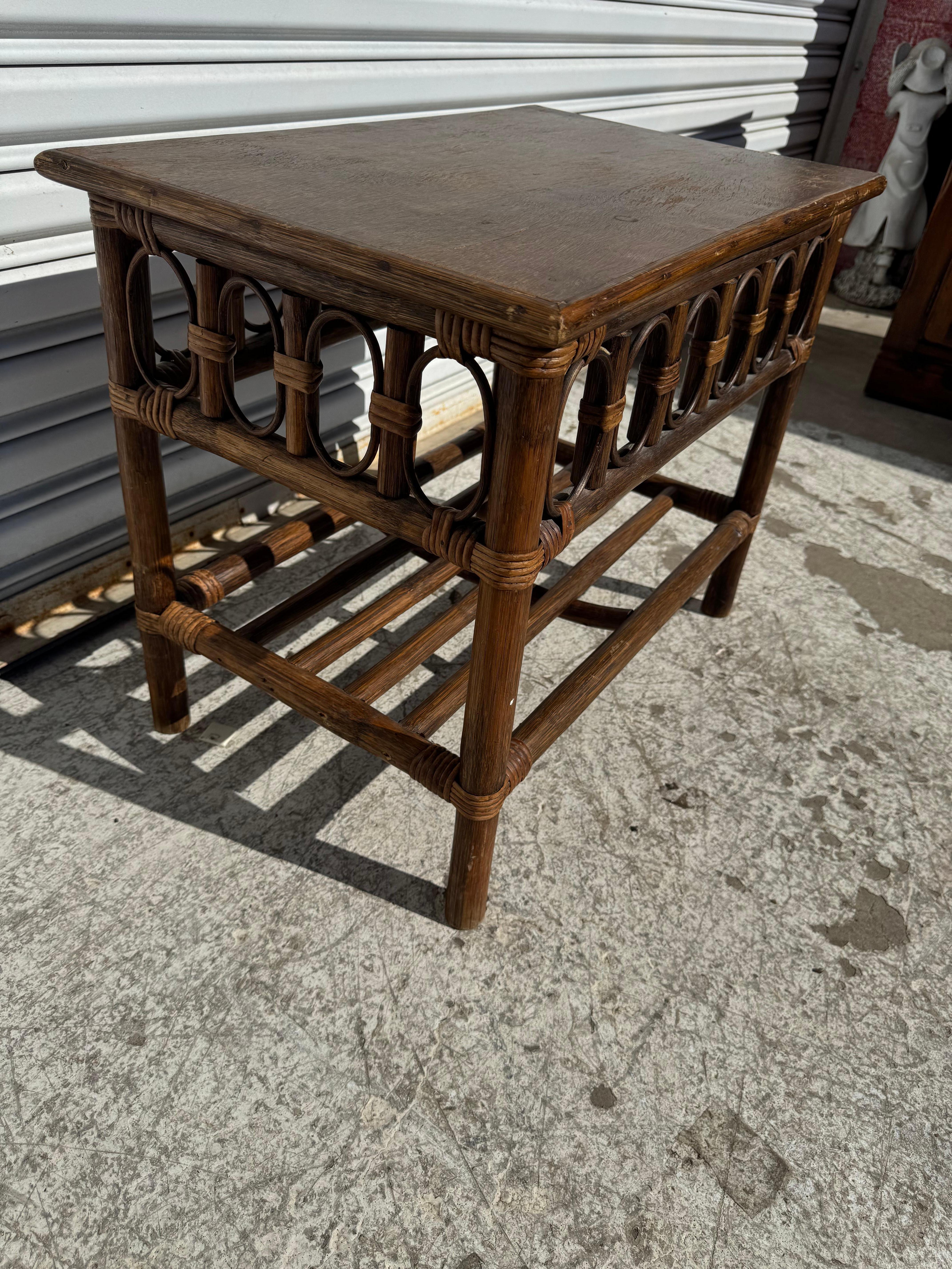 Malaisien Boho Chic Bamboo Side Table en vente