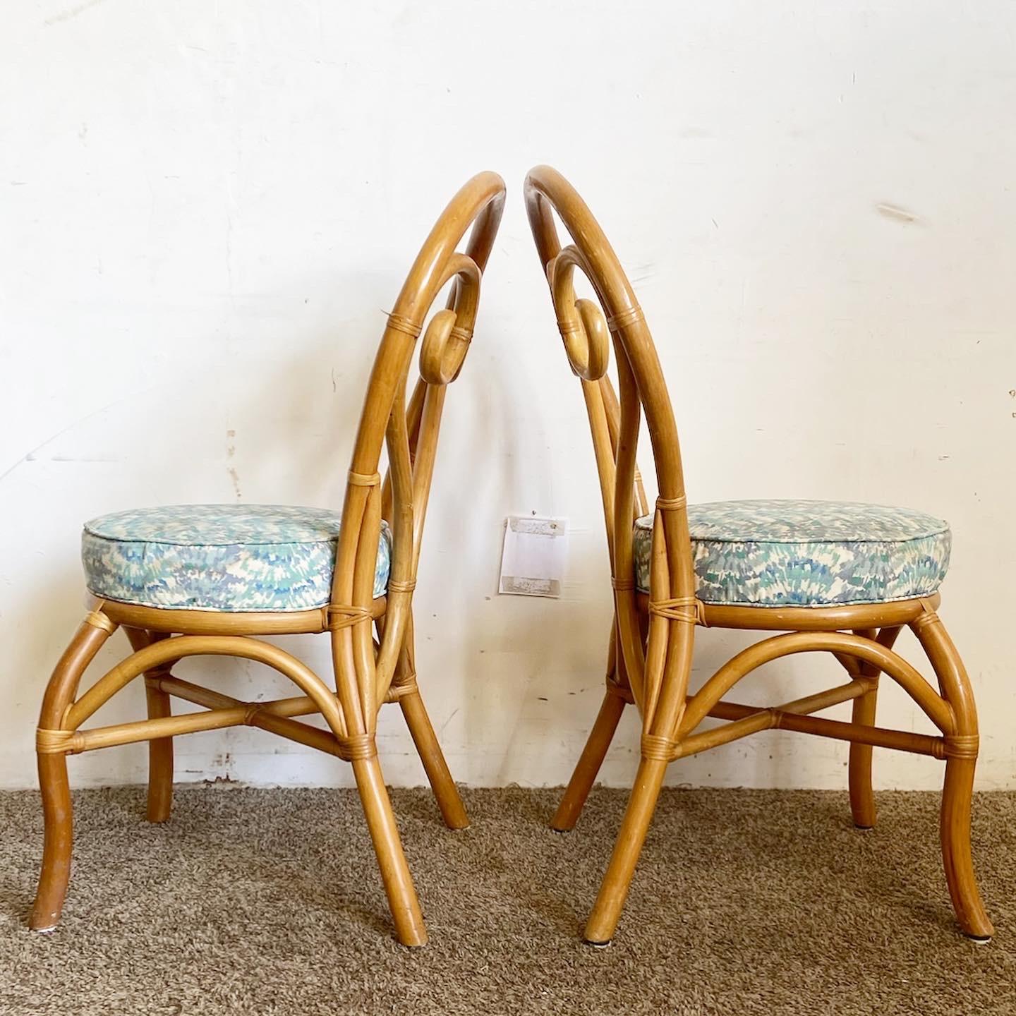 Elevate your dining experience with the Boho Chic Bamboo Rattan Heart Chairs. This set of 4 chairs showcases a unique heart-shaped back, blending natural elegance with a relaxed vibe.
Some wear to the west tan and discoloration to the seat cushions