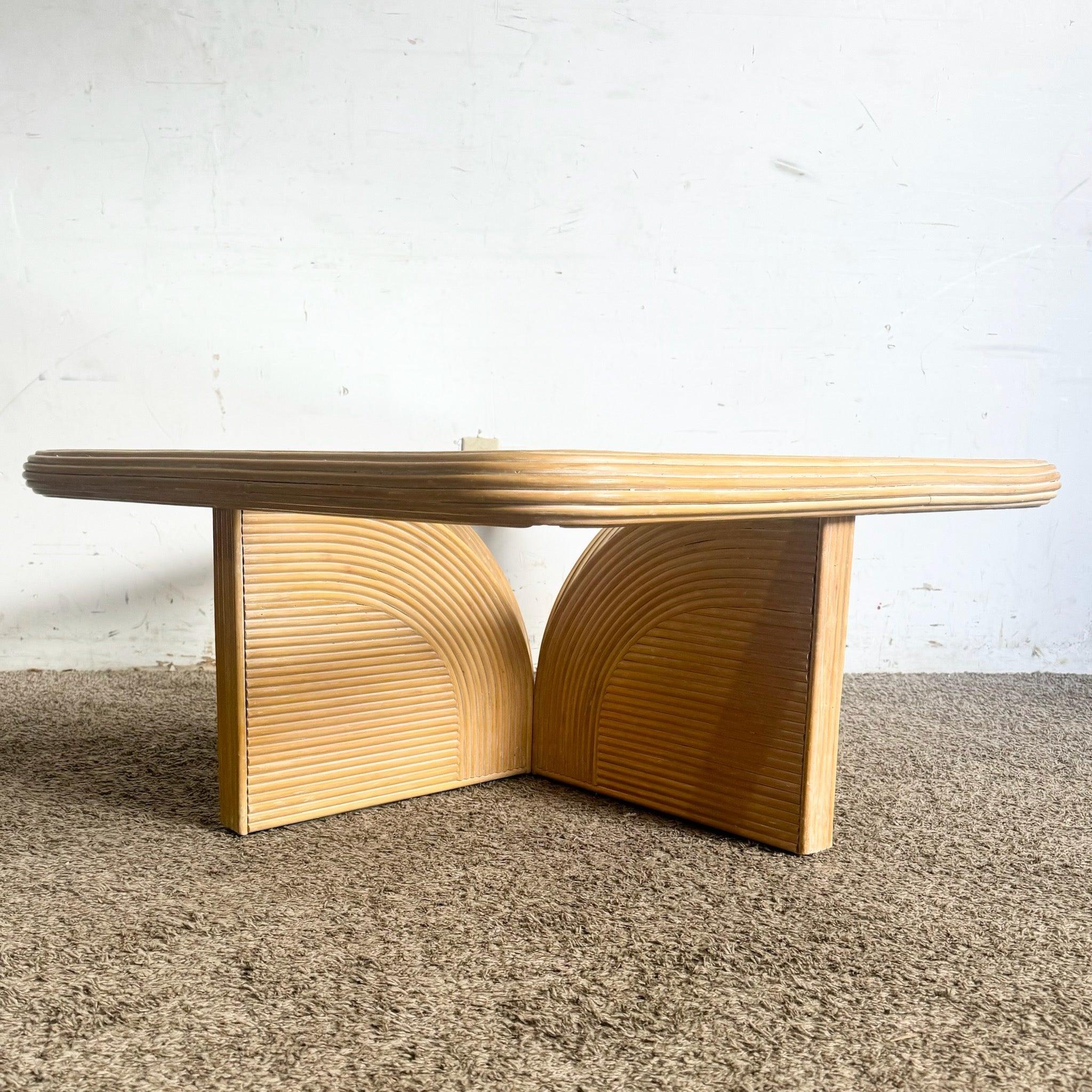 Table basse crayon blond style Boho Chic avec plateau en verre de roseau en vente 4