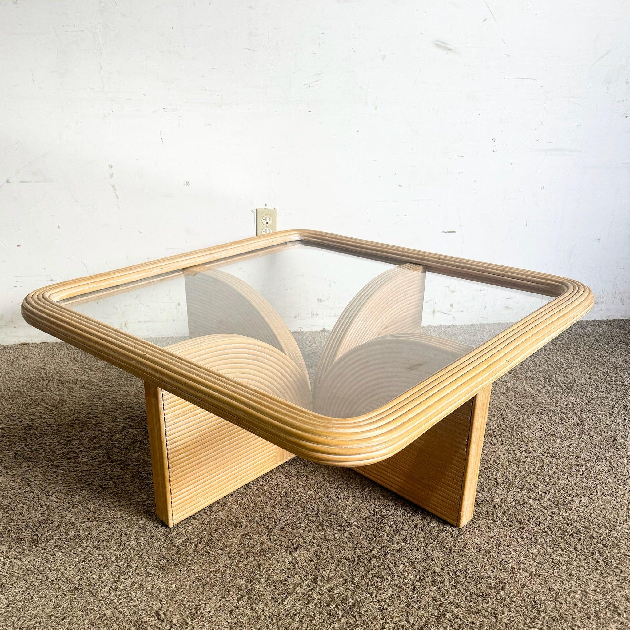 Table basse crayon blond style Boho Chic avec plateau en verre de roseau en vente 3