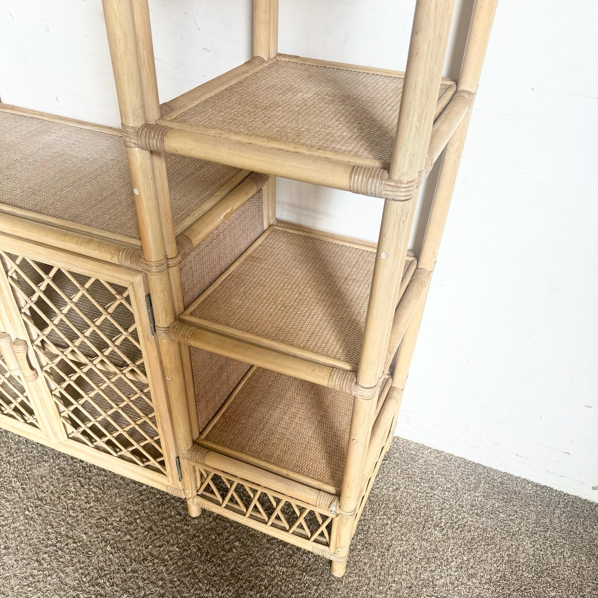 Etagère Boho Chic en rotin blond à plateau arqué en vente 4