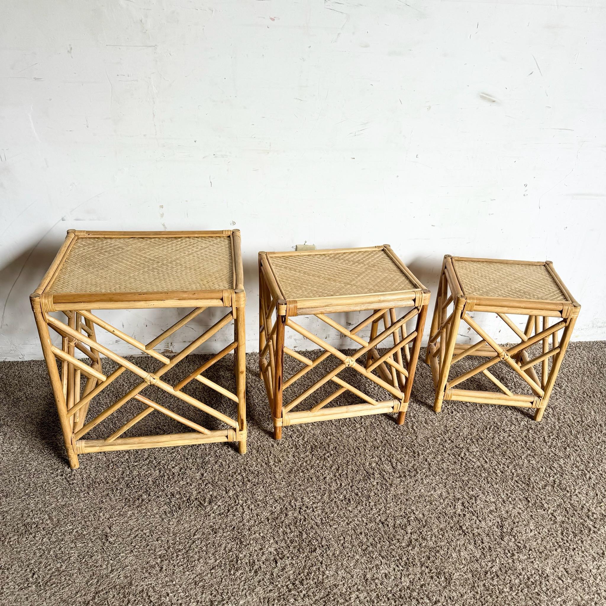 Tables gigognes en rotin et osier style Boho Chic Chippendale - Lot de 3 en vente 2