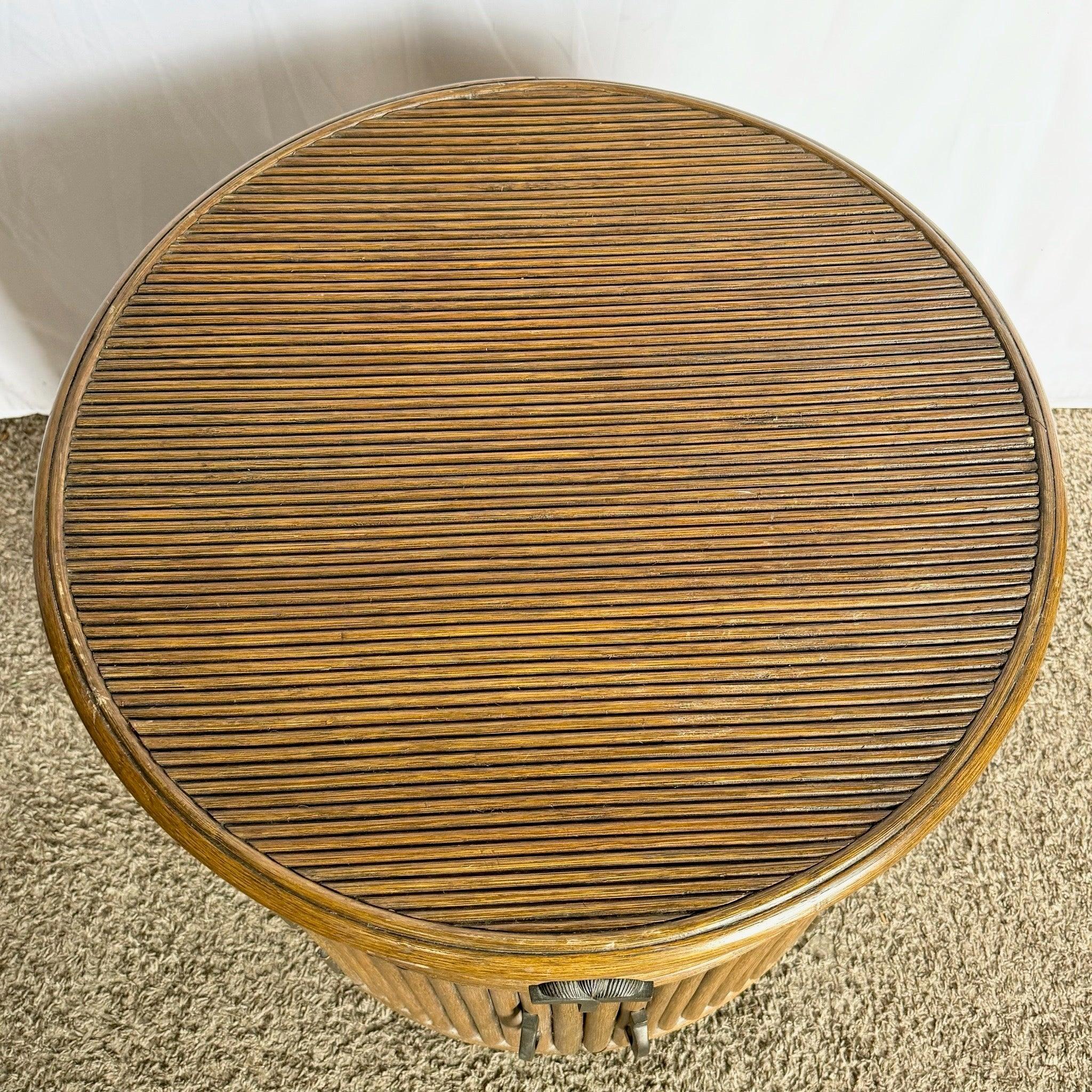 Mesa auxiliar/mesita de noche de ratán circular Boho Chic en venta 2
