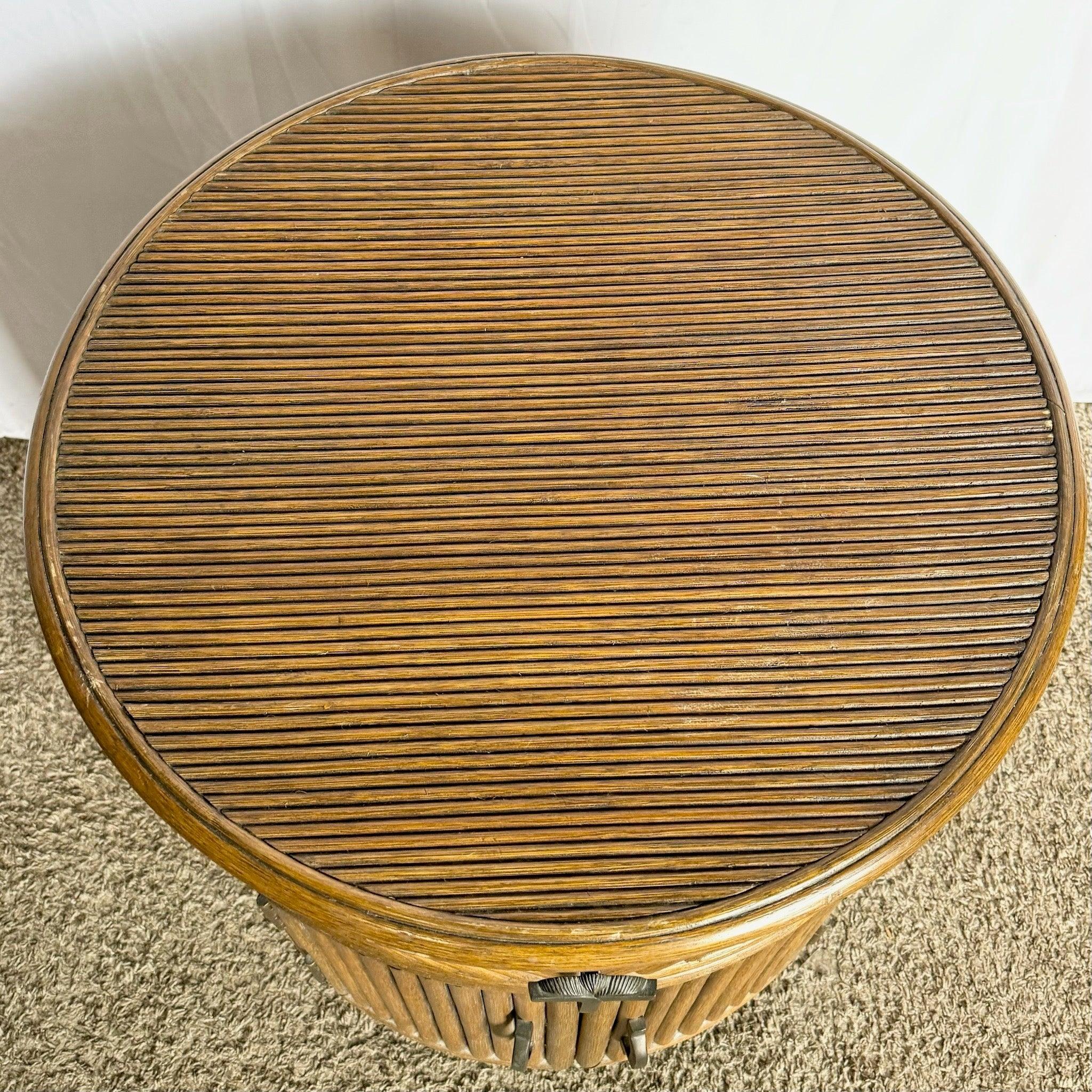 Mesa auxiliar/mesita de noche de ratán circular Boho Chic en venta 3