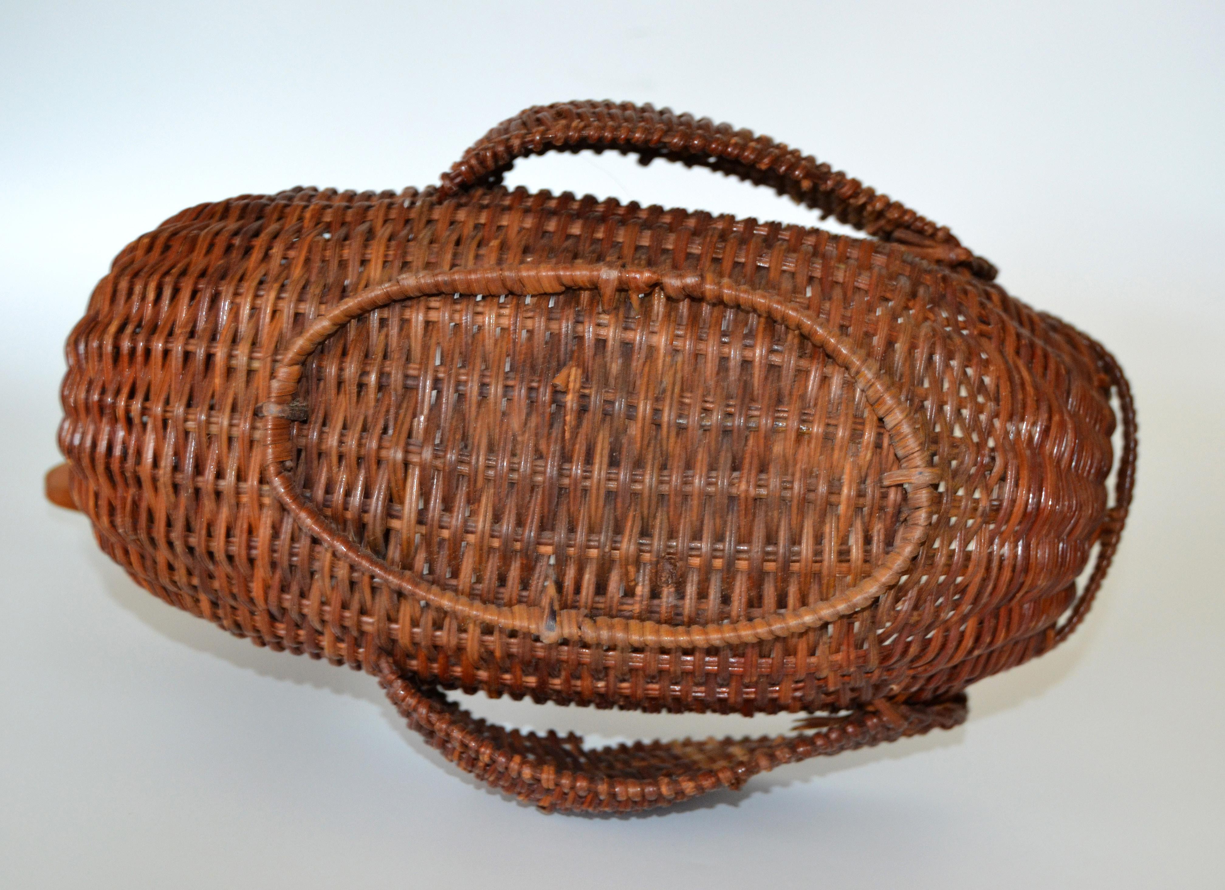Boho Chic Decorative Handcrafted Woven Reed Brown Duck Basket, Animal Sculpture  5