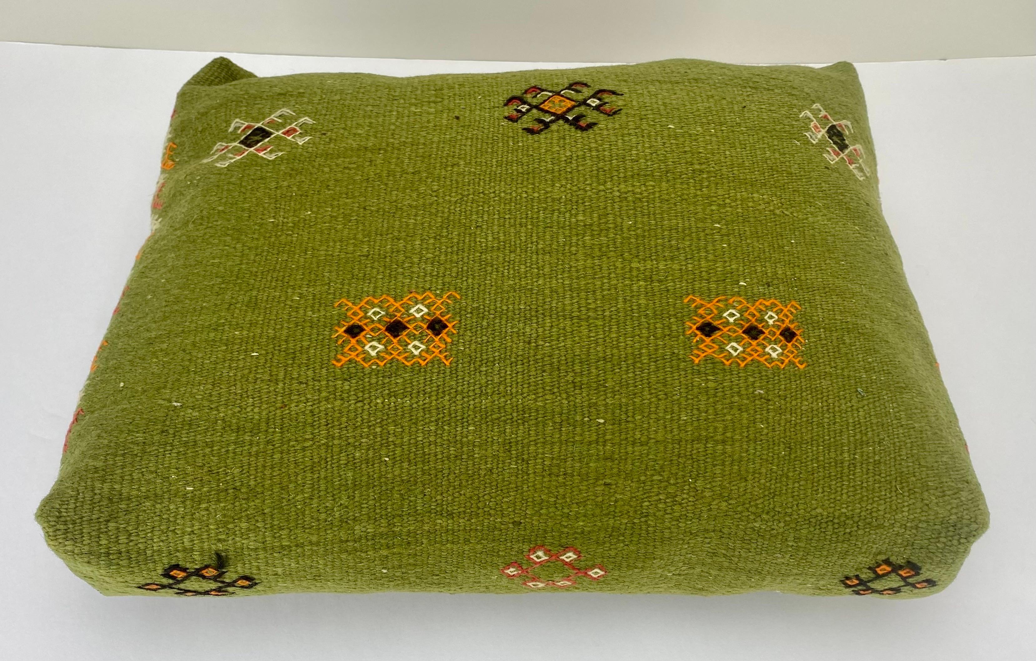 Boho Chic Green Moroccan Tribal Kilim Wool Hand-woven Pillow, a Pair  In Good Condition In Plainview, NY