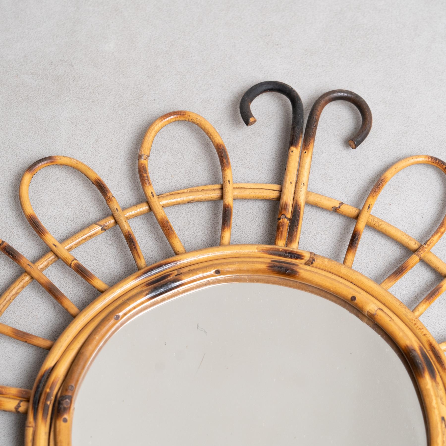 Espejo de pared boho chic de bambú de mediados de siglo, estilo Riviera Francesa, años 60 en Bueno estado para la venta en Barcelona, ES