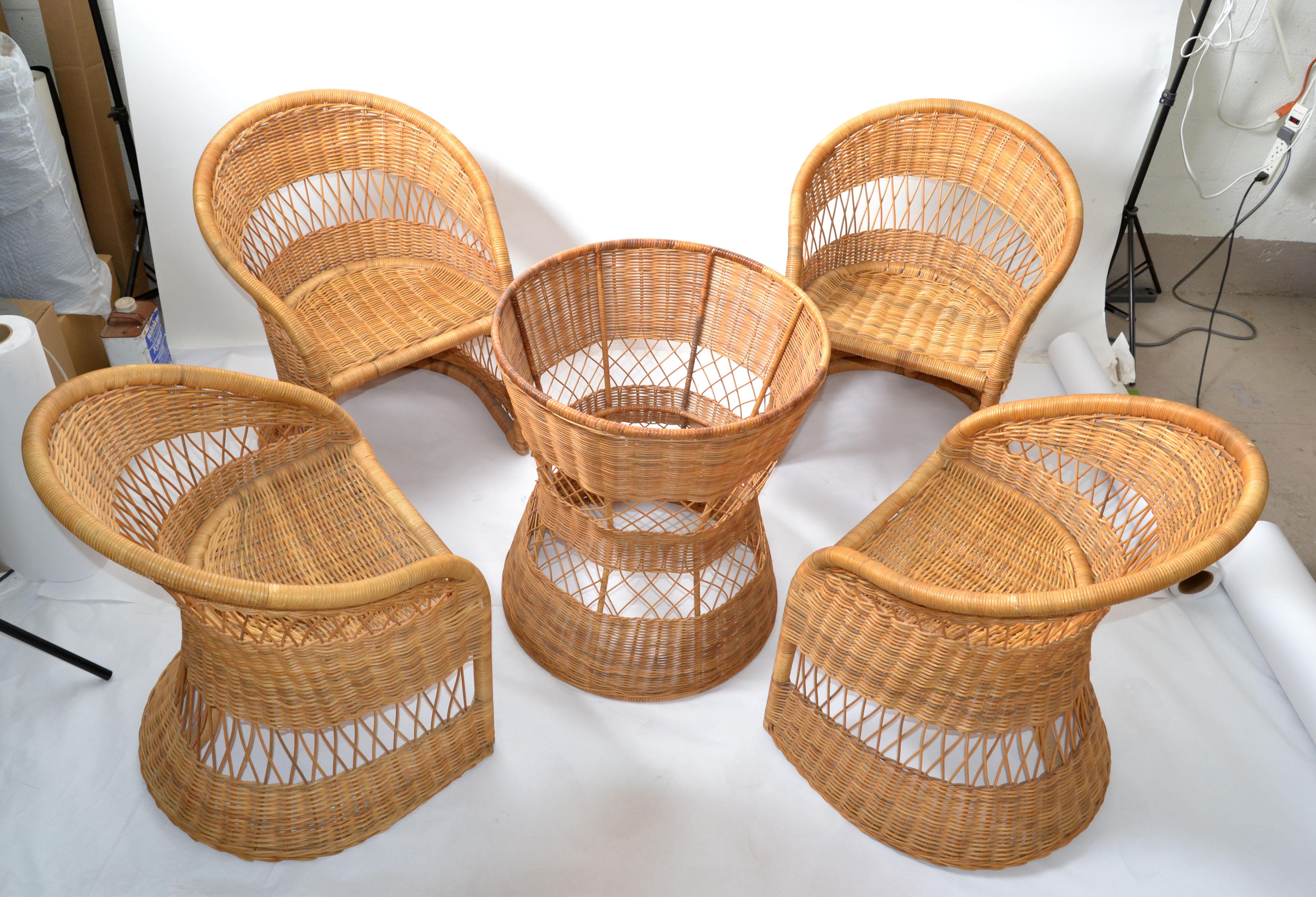 Handgefertigter Esstisch aus Bambus und Schilfrohr mit 4 Stühlen, Boho Chic, Moderne der Mitte des Jahrhunderts (Böhmisch) im Angebot