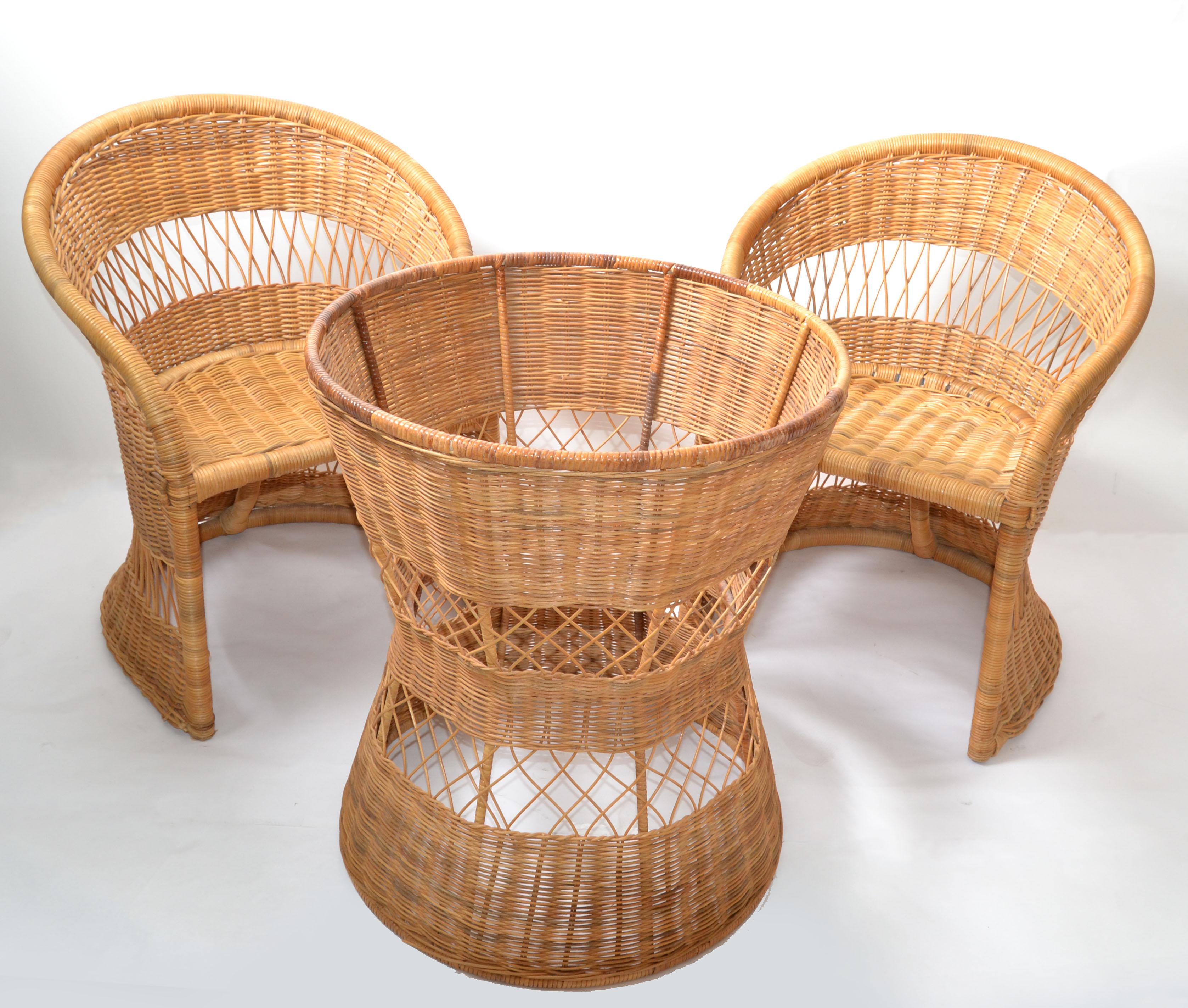 Américain Table de salle à manger et 4 chaises en bambou et rotin, fabriquées à la main, style Boho Chic, mi-siècle moderne en vente