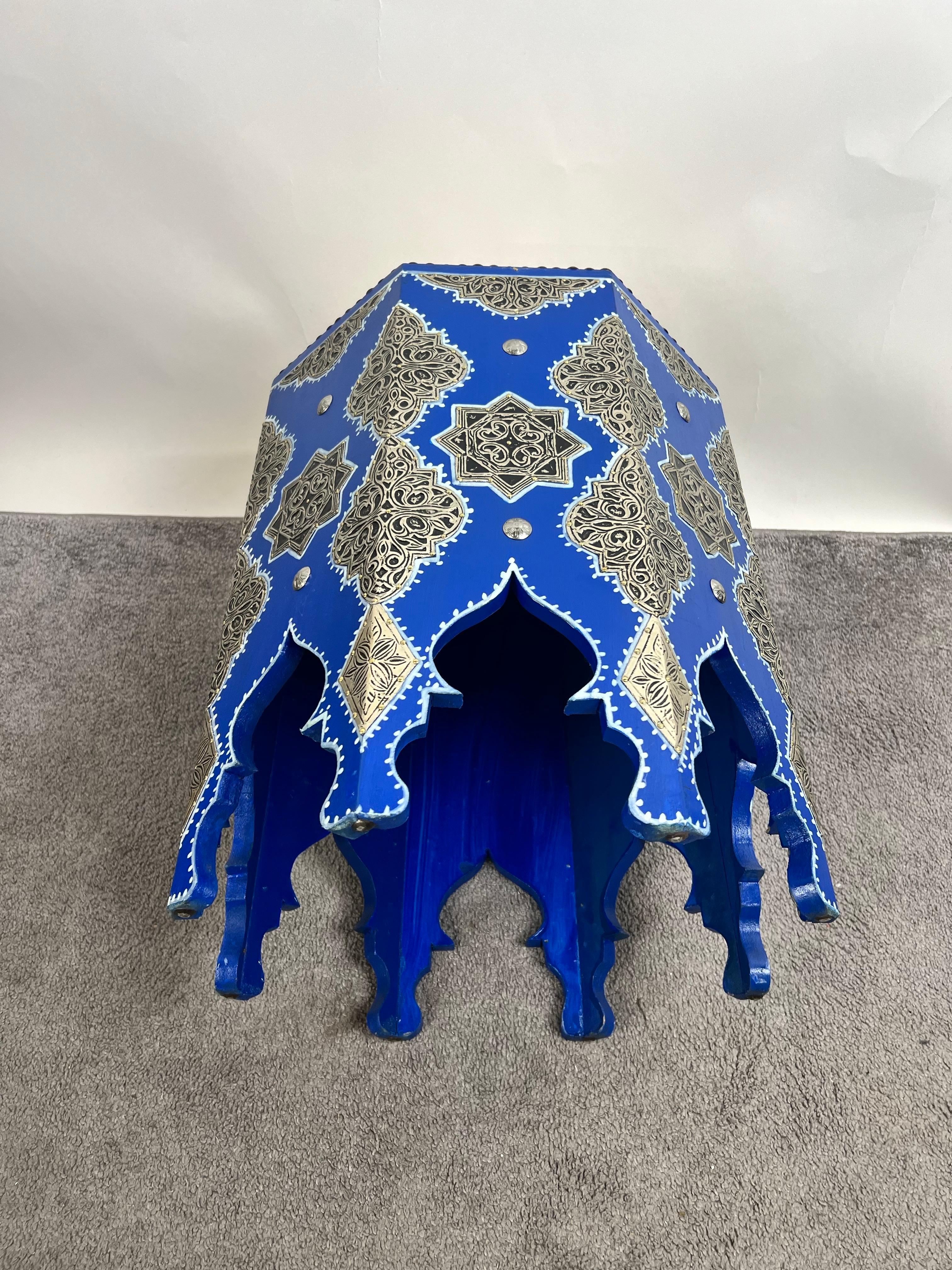 Boho Chic Moroccan Blue & Filigree Silver Design with White Leather Top Stool For Sale 7