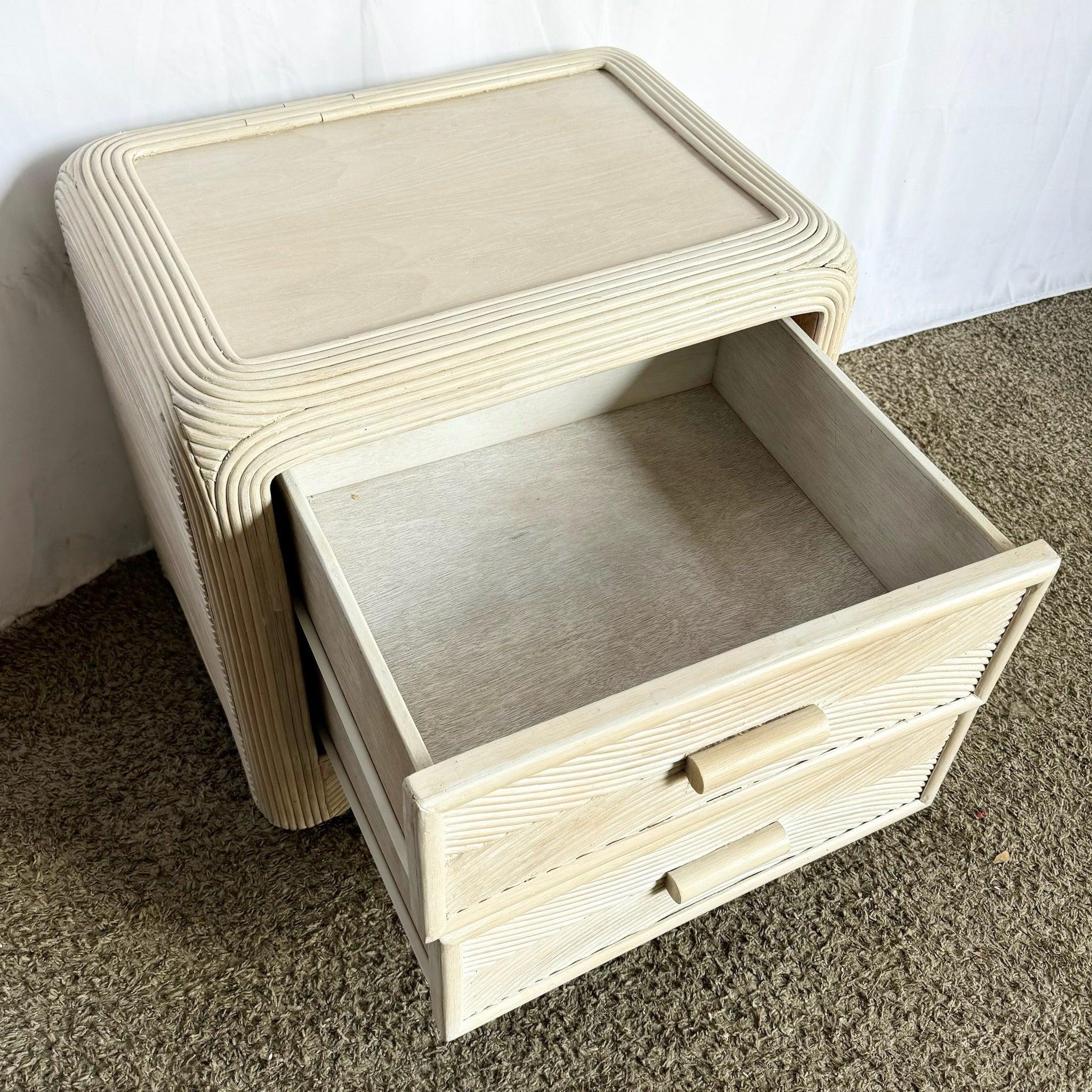 Fin du 20e siècle Boho Chic Pencil Reed Nightstand en vente