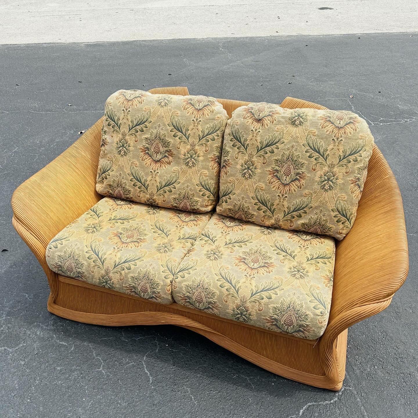 Boho Chic Pencil Reed Ribbon Love Seat Sofa In Good Condition For Sale In Delray Beach, FL