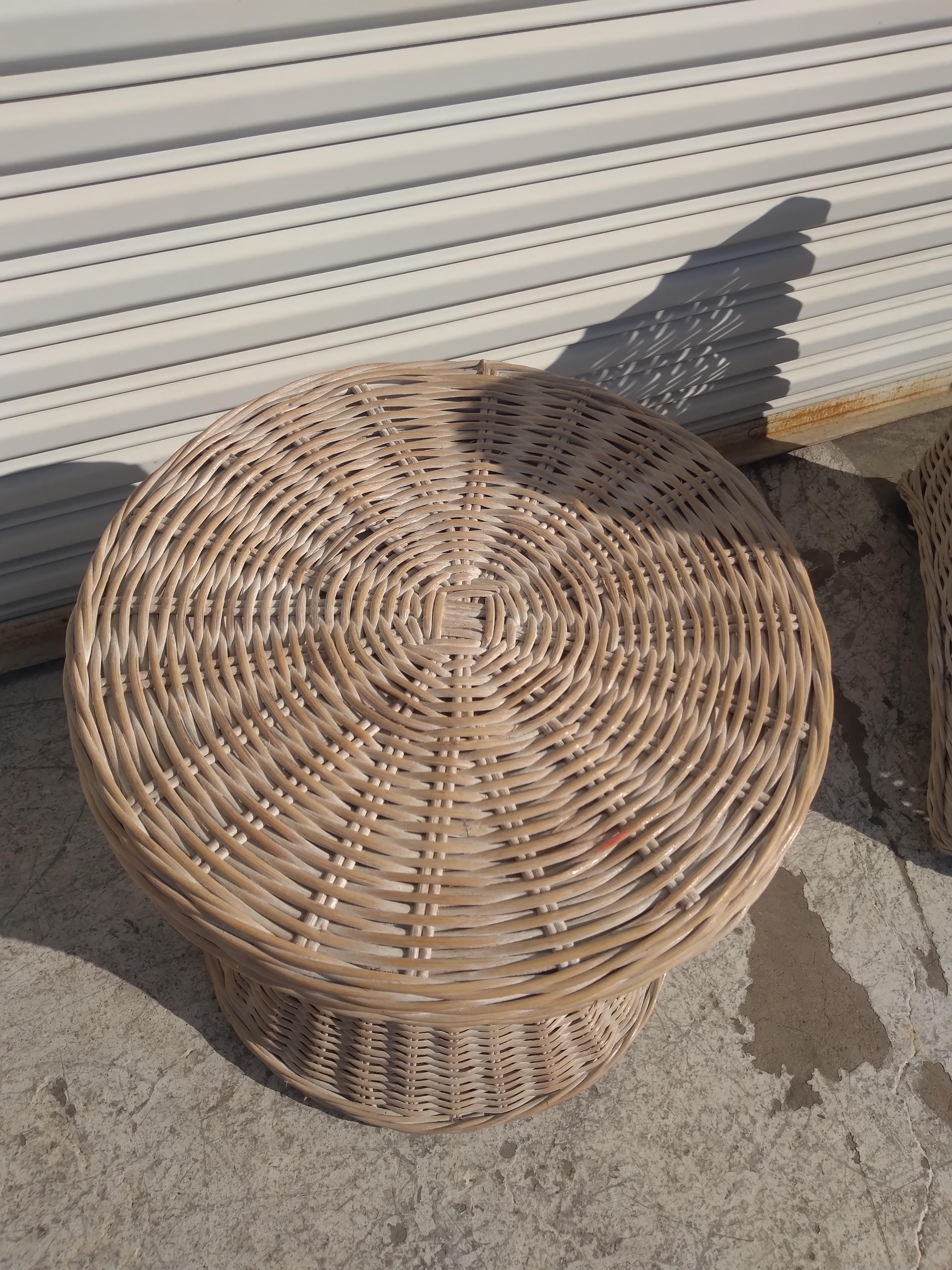 Malaisien Table d'appoint/table basse Boho Chic en rotin et bambou en vente