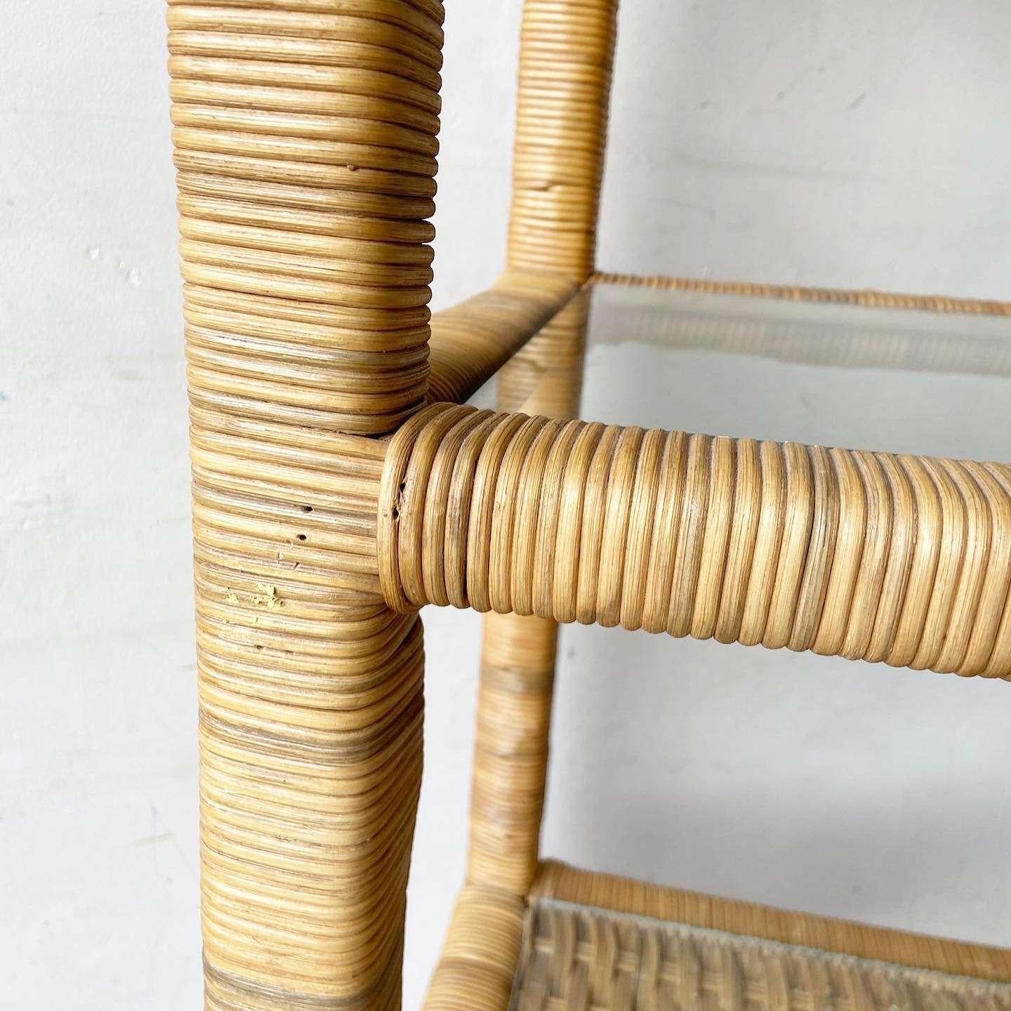 Rotin Etagère Boho Chic en rotin tressé avec étagères en verre