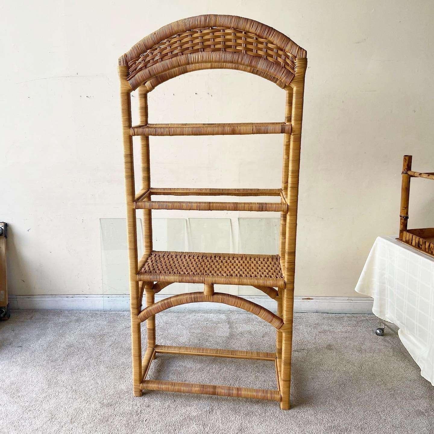 Etagère Boho Chic en rotin tressé avec étagères en verre 4