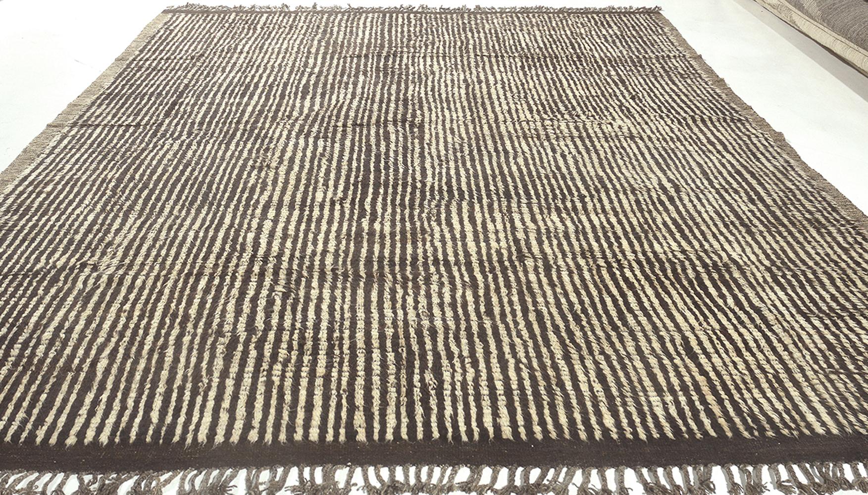 Contemporary Nazmiyal Collection Modern Boho Chic Rug. 10 ft 4 in x 13 ft 8 in