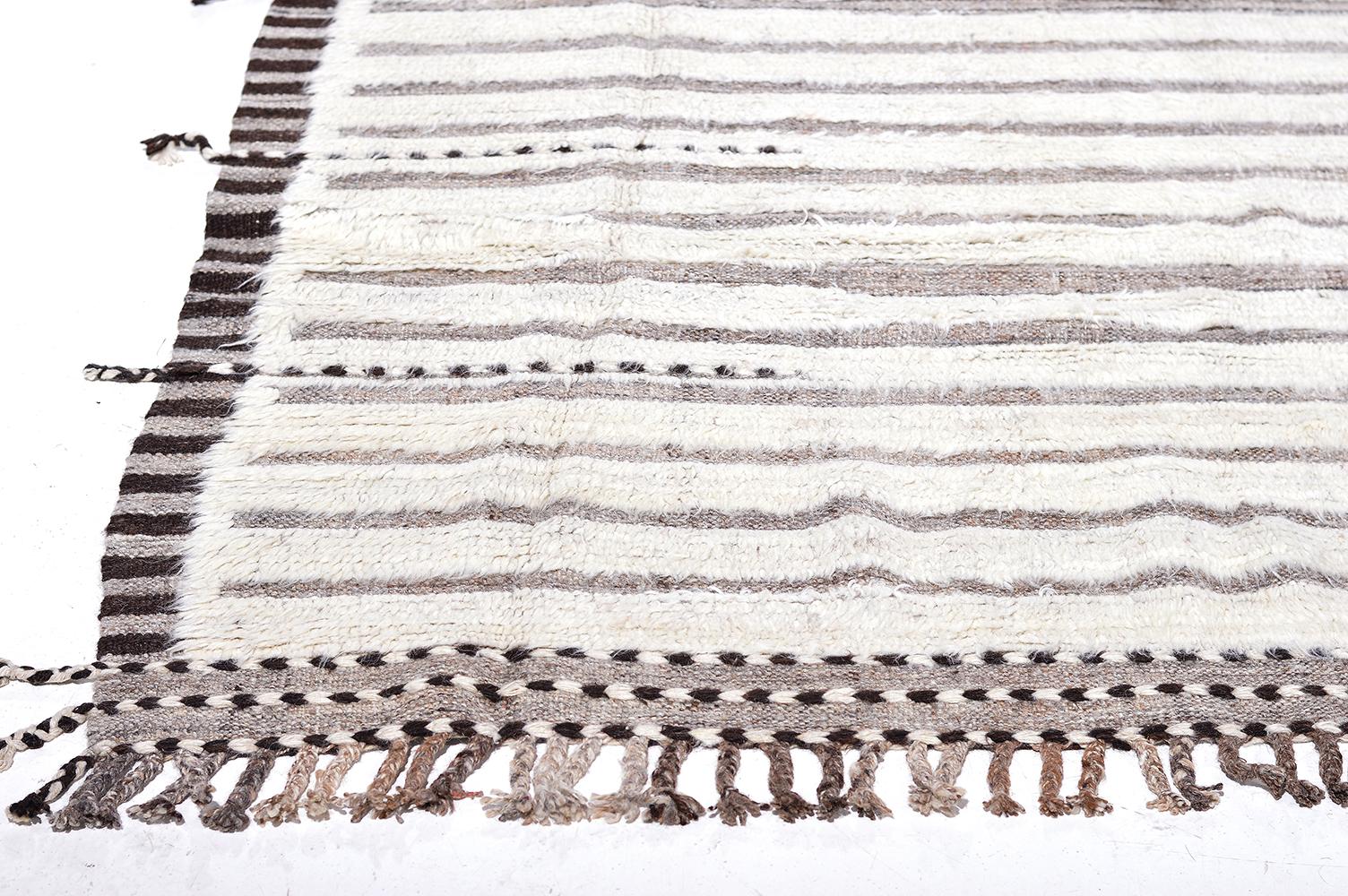 Nazmiyal Collection Modern Boho Chic Rug. Size: 13 ft 1 in x 15 ft 1 in In New Condition In New York, NY