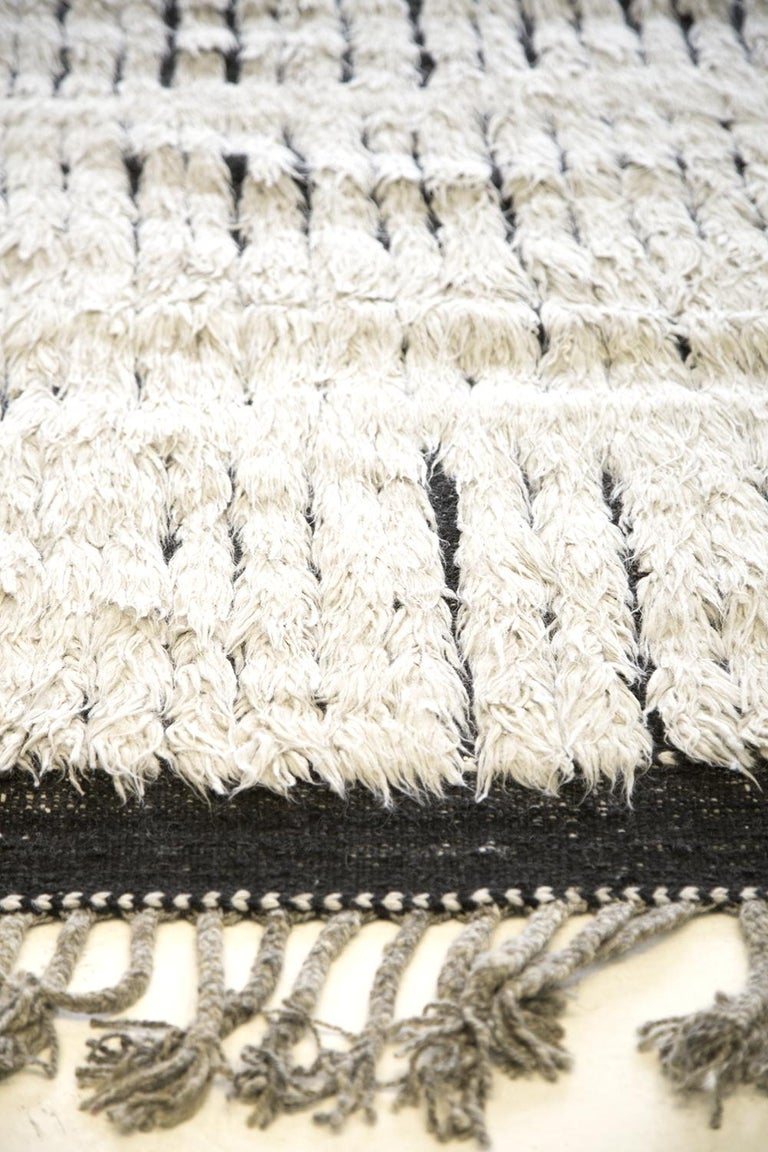 Modern and Trendy Boho Chic Rug from Central Asia. Size: 13 ft 8 in x ...