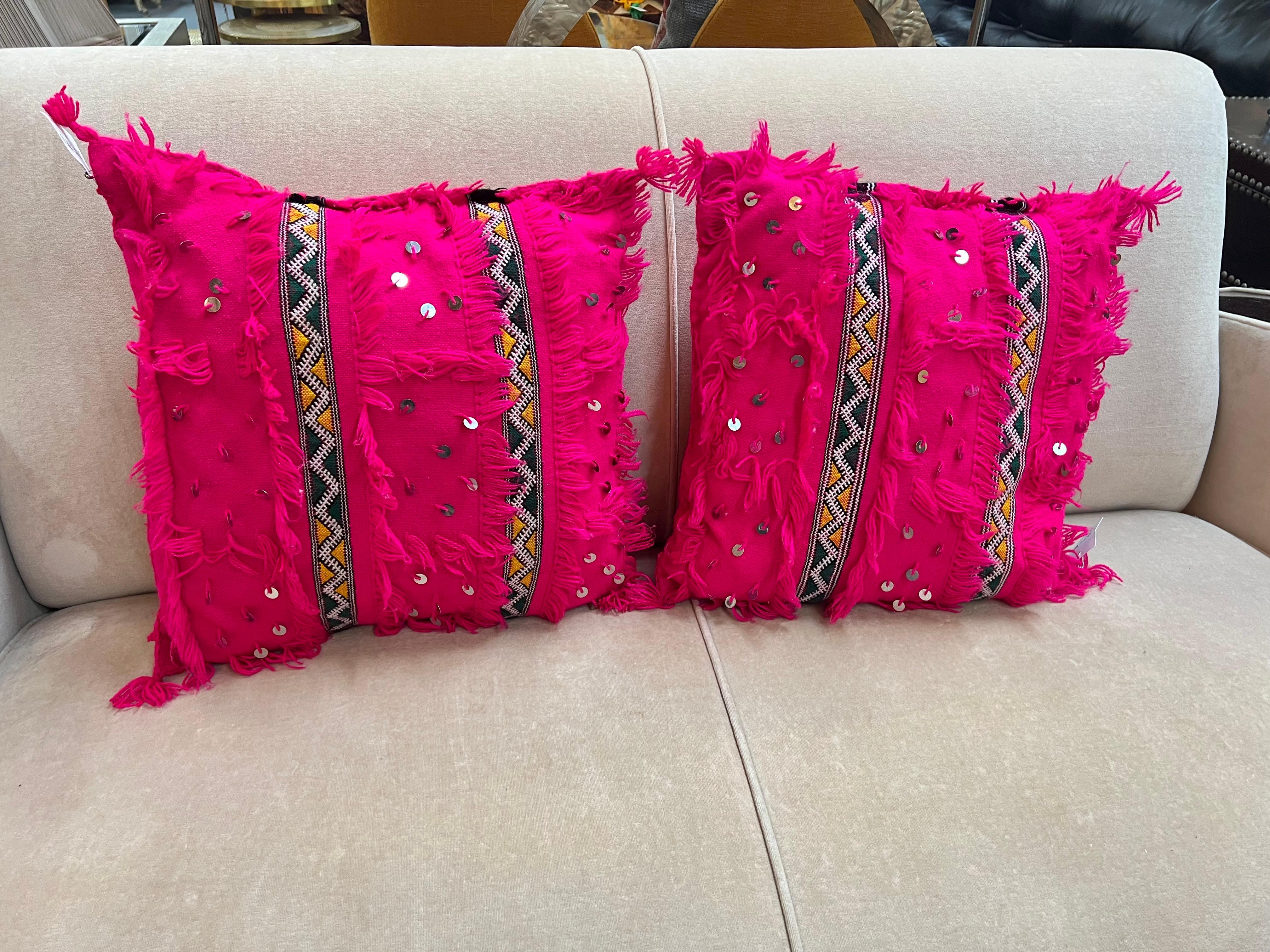Boho Chic Style Moroccan Pink Wedding Pillow, a Pair In Good Condition In Plainview, NY