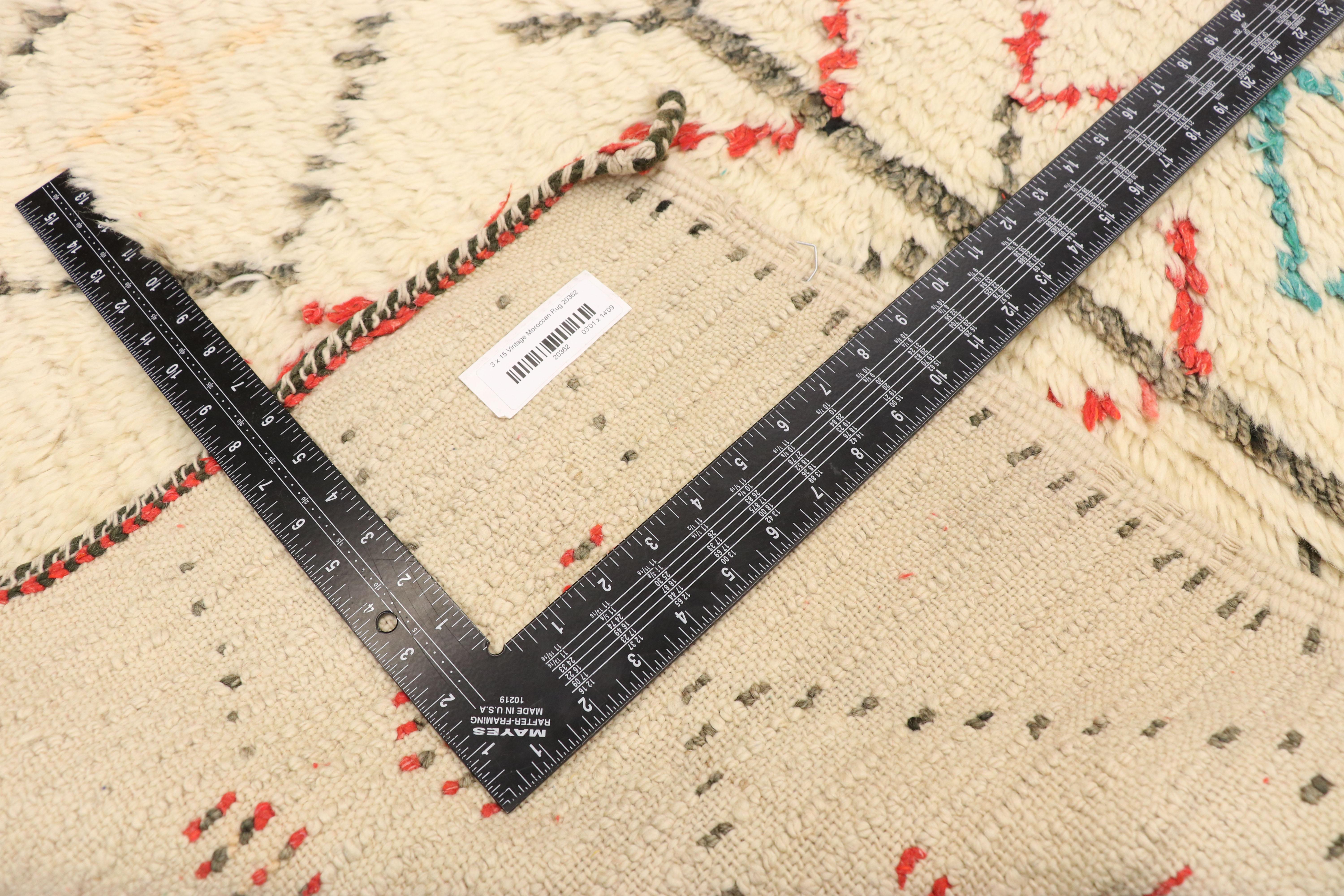 Annodato a mano Runner Azilal marocchino berbero vintage con stile tribale boho chic in vendita