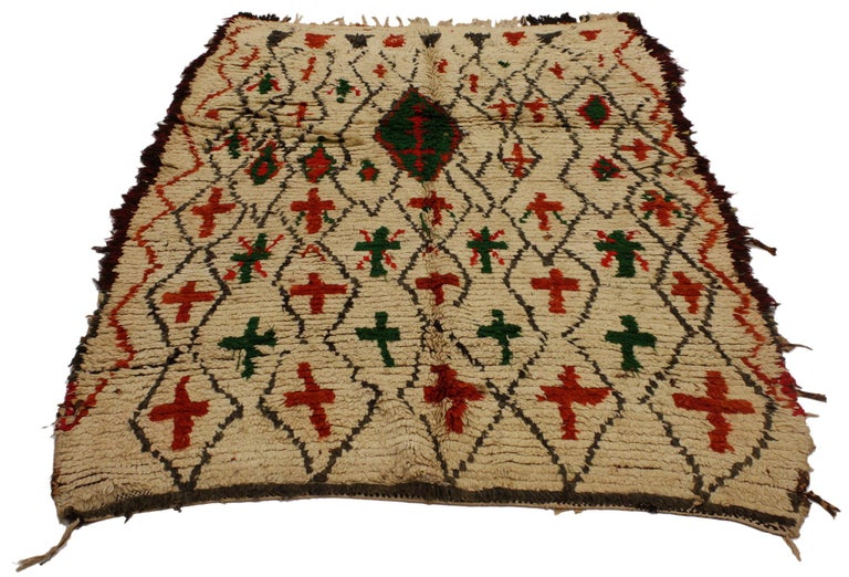 Vintage Berber Moroccan Azilal Rug with Modern Tribal Style In Good Condition For Sale In Dallas, TX