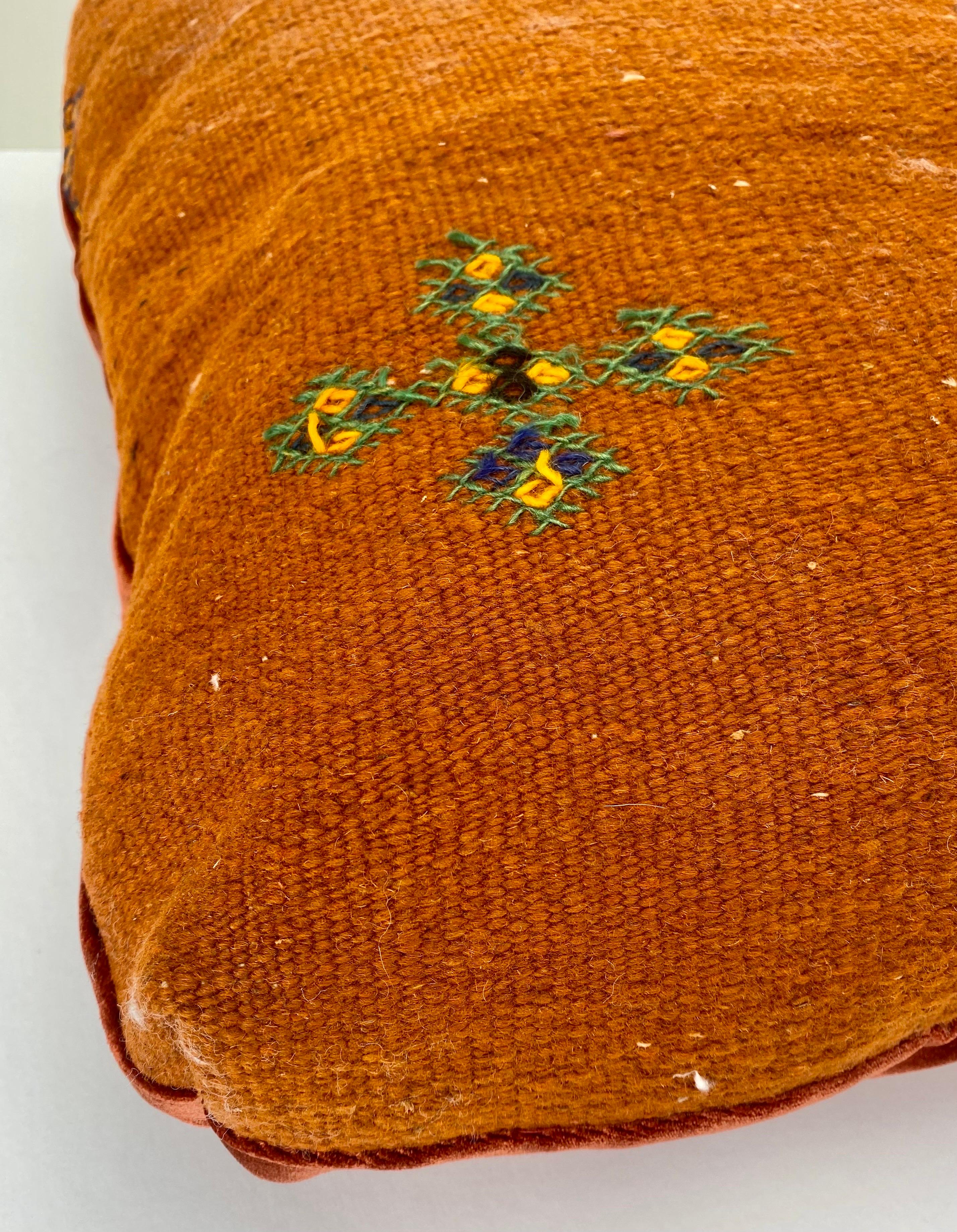 Boho Chic Vintage Tribal Kilim Square Large Pillow in Orange Pumpkin, a Pair  In Good Condition For Sale In Plainview, NY