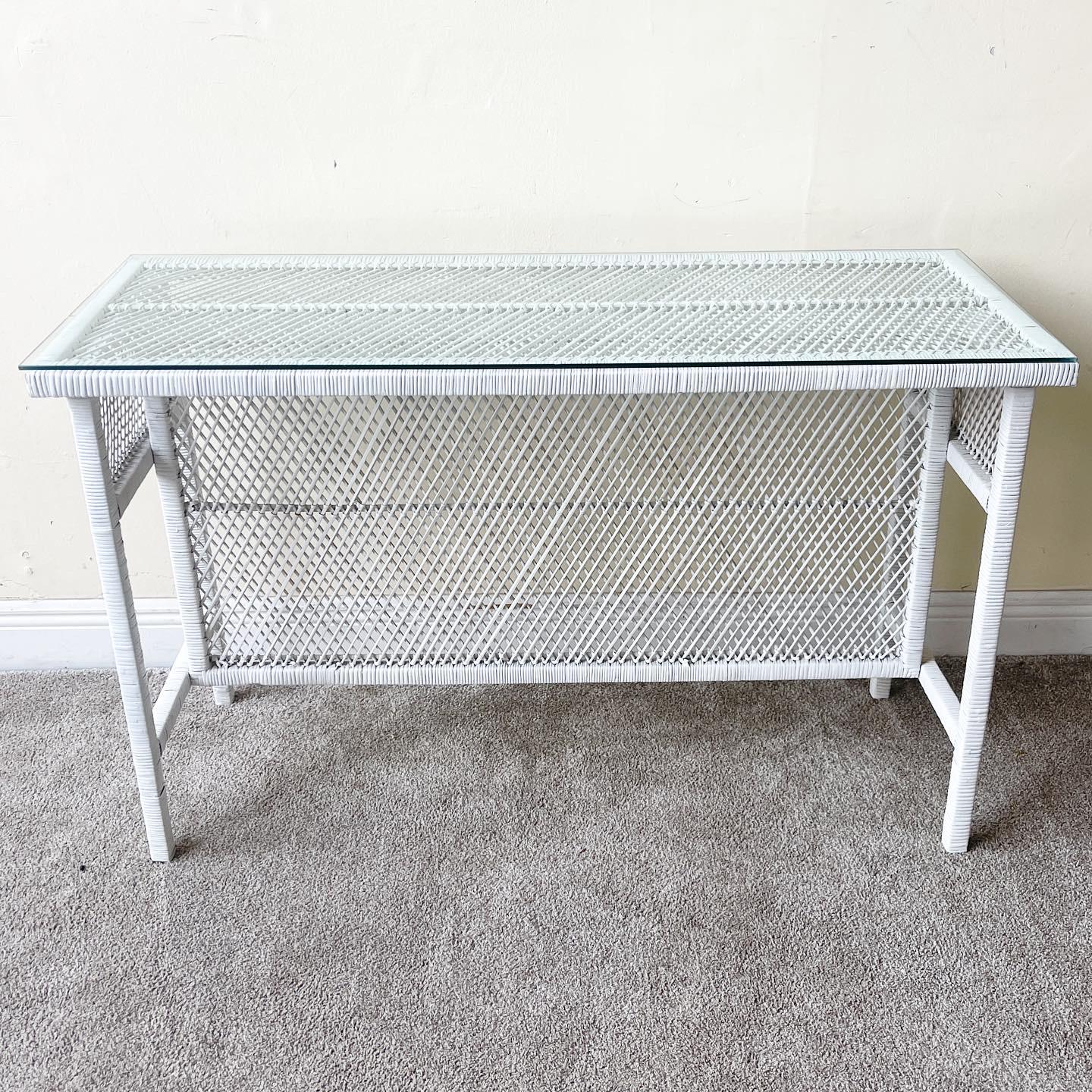 Boho Chic White Rattan Console Table With Glass Top In Good Condition For Sale In Delray Beach, FL