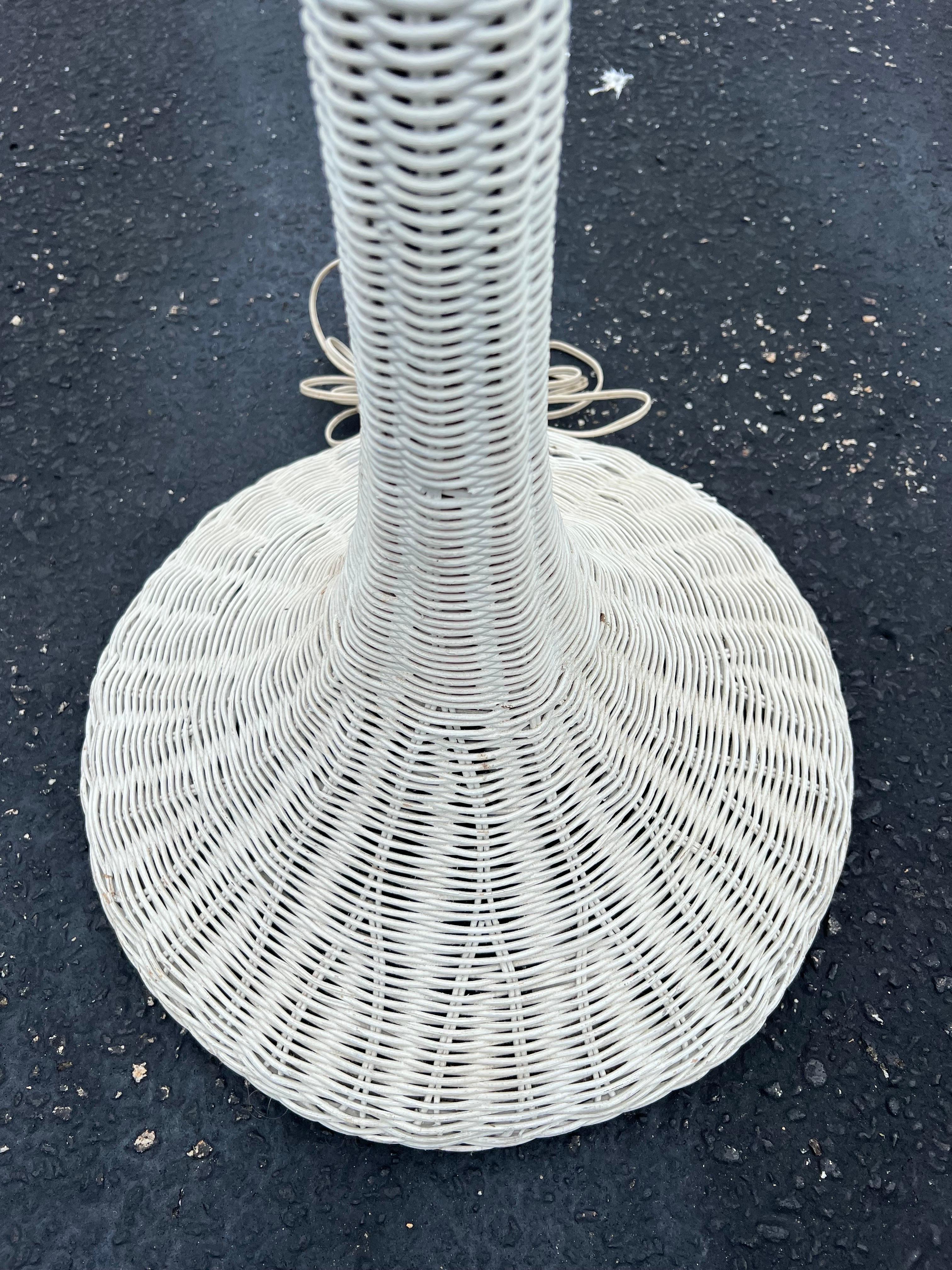 Lampada da terra in vimini bianca Boho Chic in vendita 3