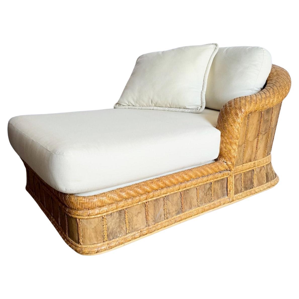 Chaise longue en osier et rotin Boho Chic en vente