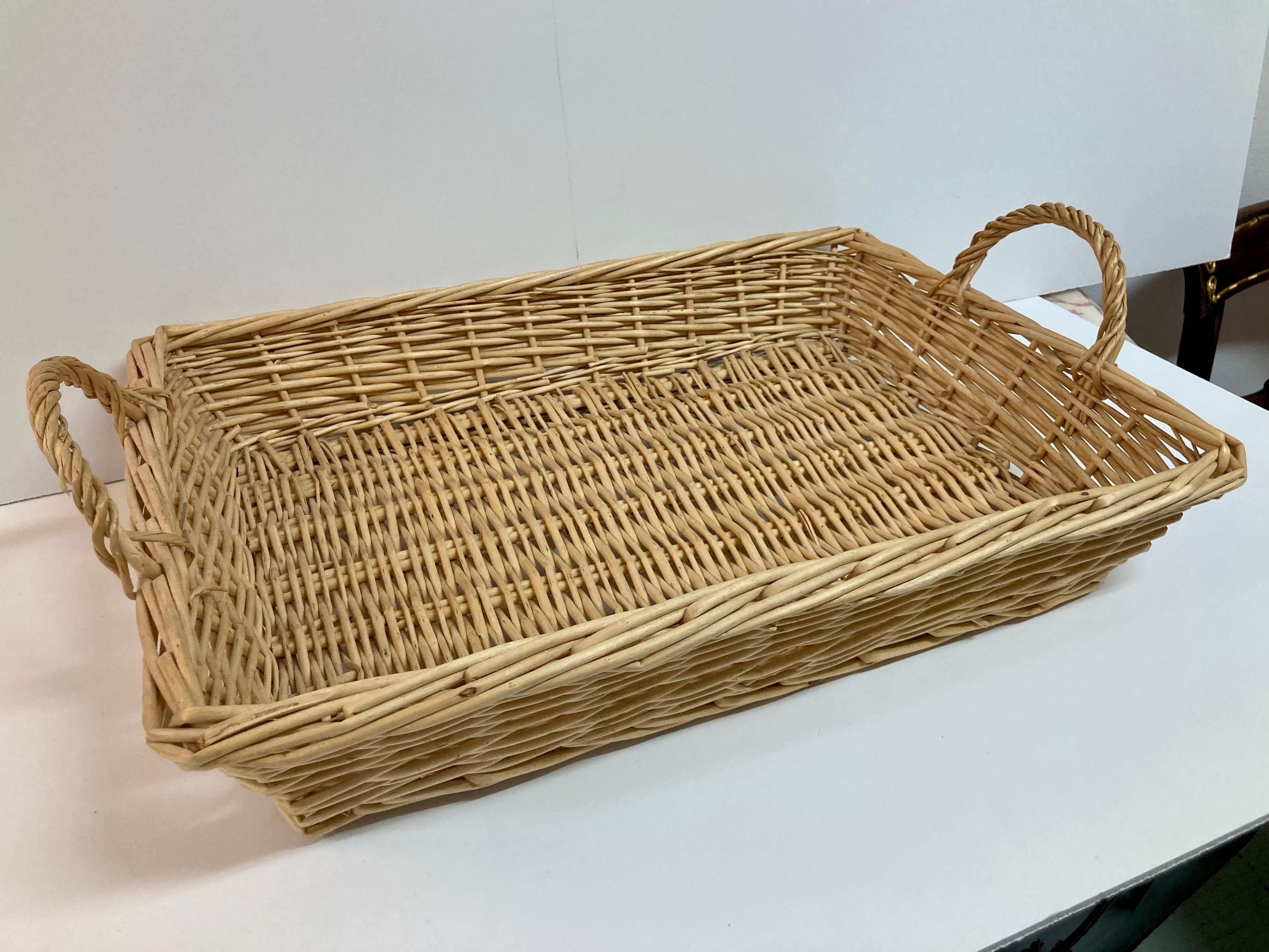Boho Chic Tablett aus Weide (amerikanisch) im Angebot
