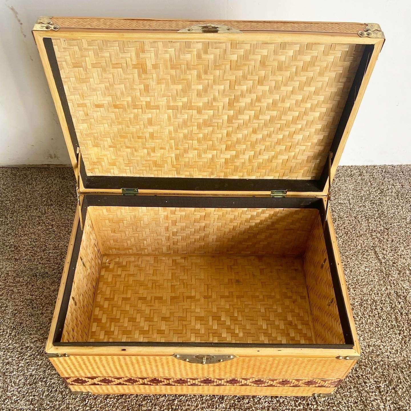 Boho Chic Wicker Trunk/Storage Chest In Good Condition For Sale In Delray Beach, FL