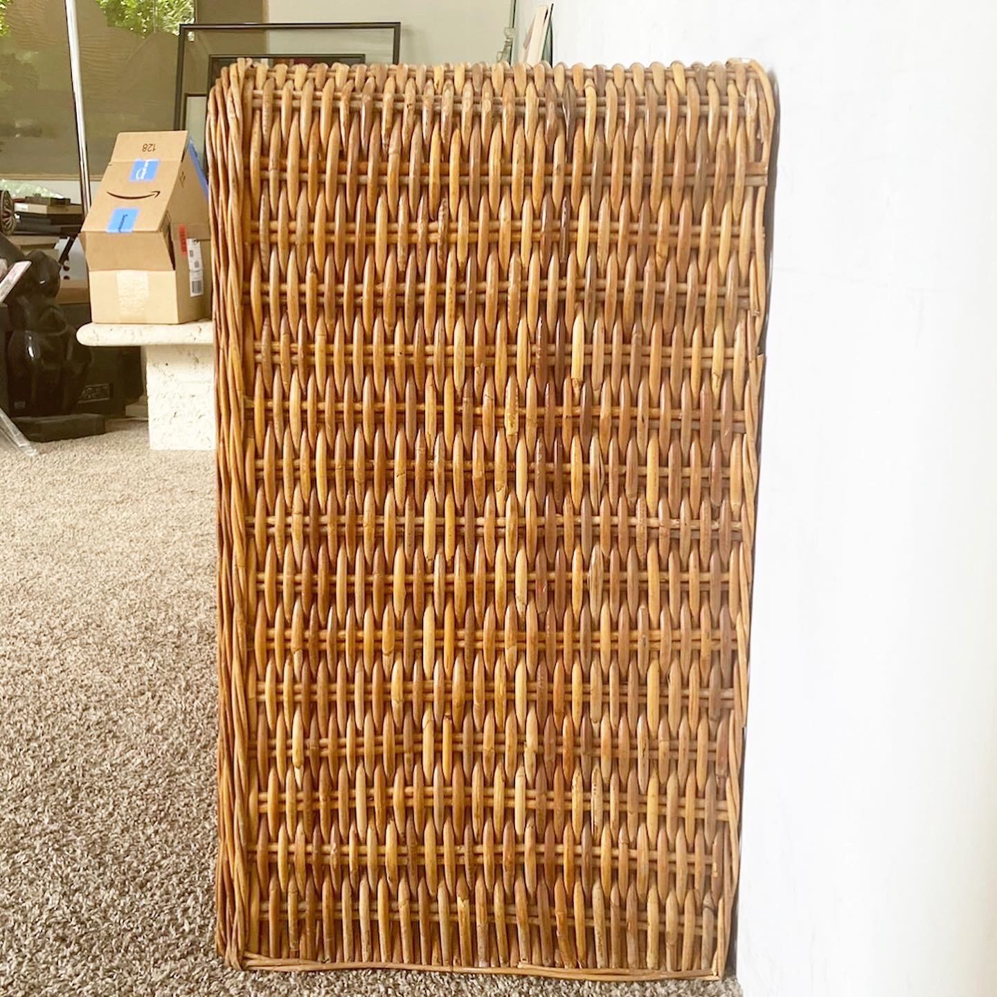Boho Chic Woven Reed Wicker Waterfall Dresser In Good Condition For Sale In Delray Beach, FL