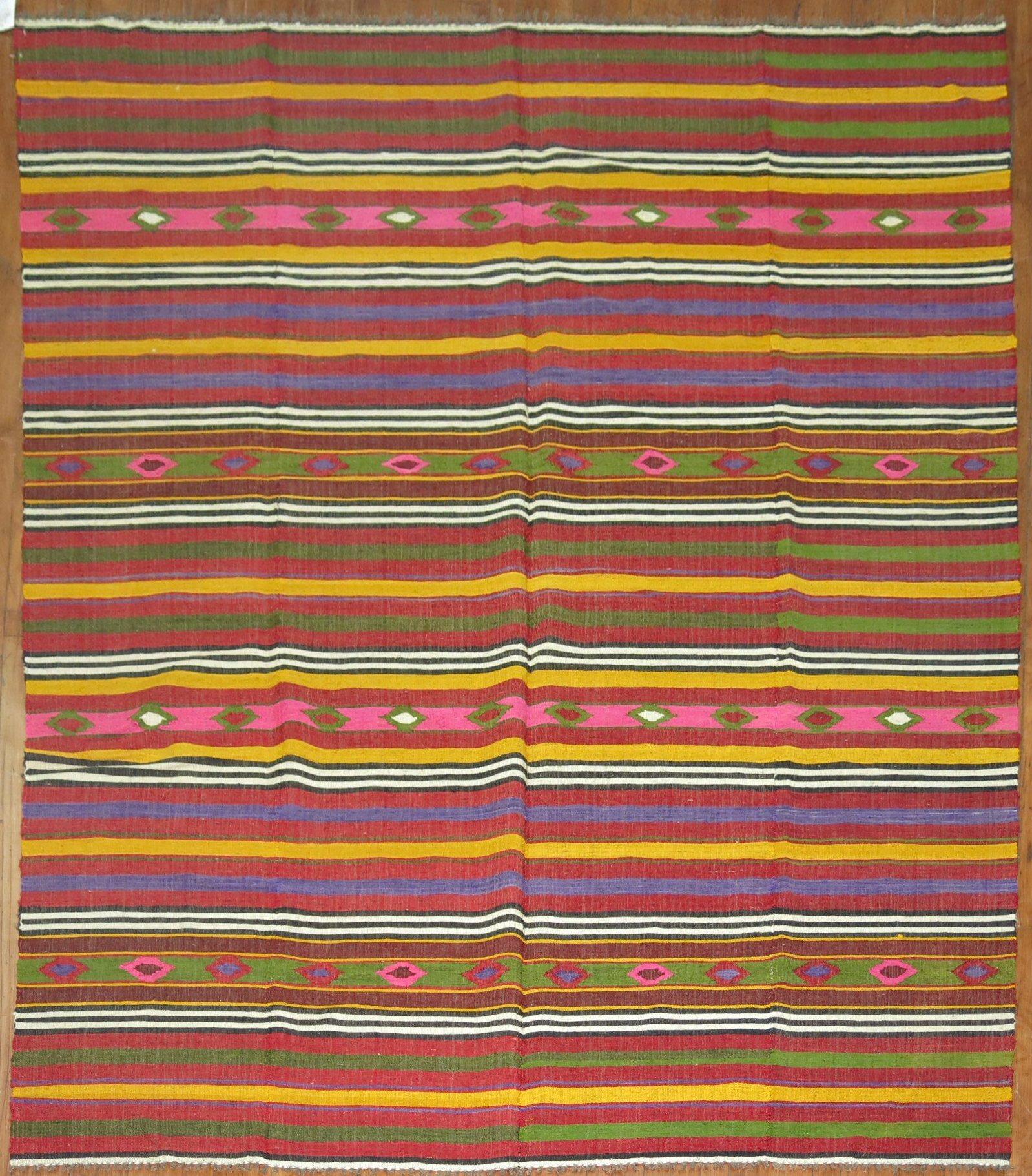 Colorful mid-20th century Turkish flat-weave Kilim.

Measures: 6'9'' x 9'6''.