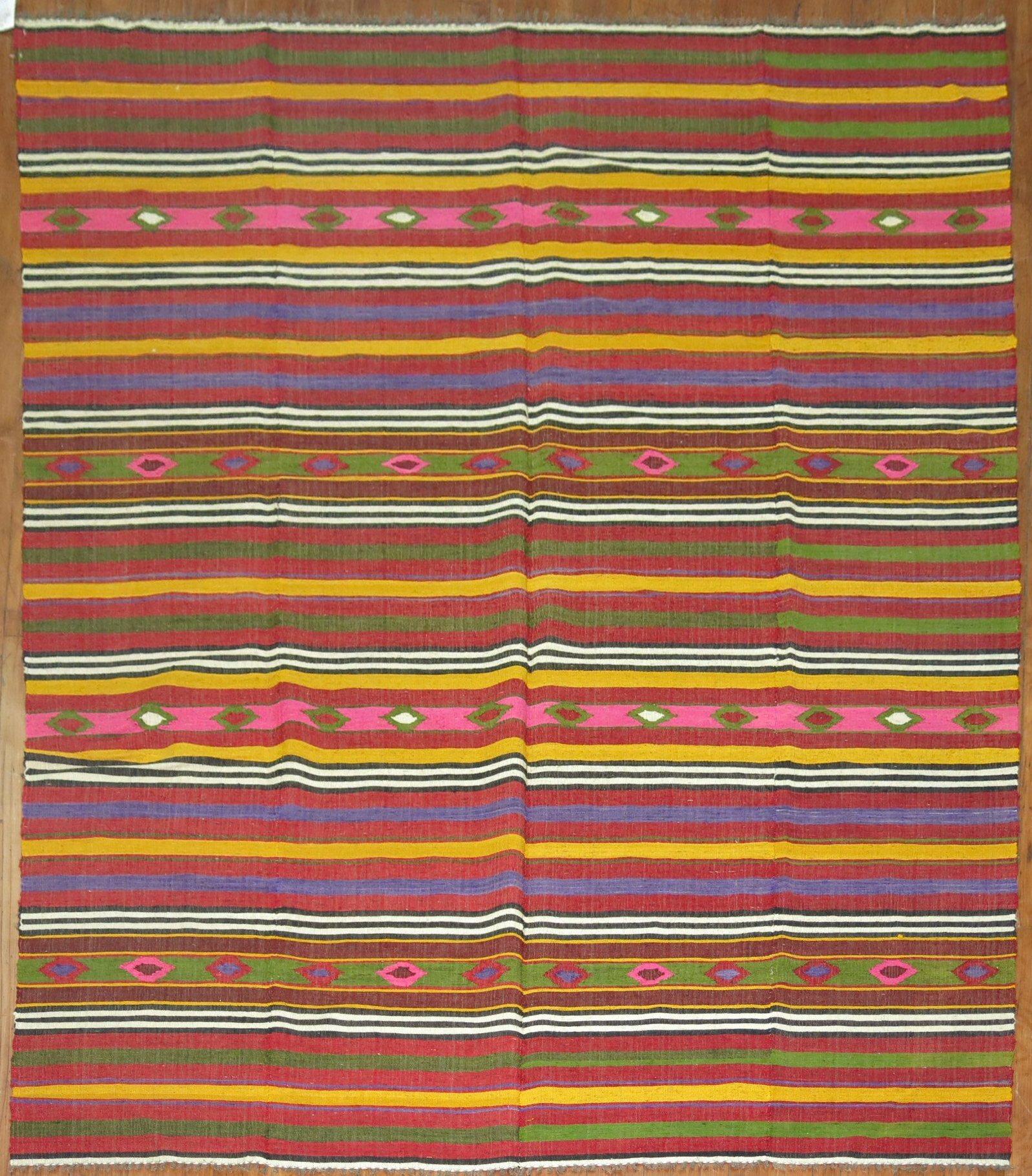 Bunter türkischer Flachgewebe-Kilim aus der Mitte des 20.

Maße: 6'9'' x 9'6''.