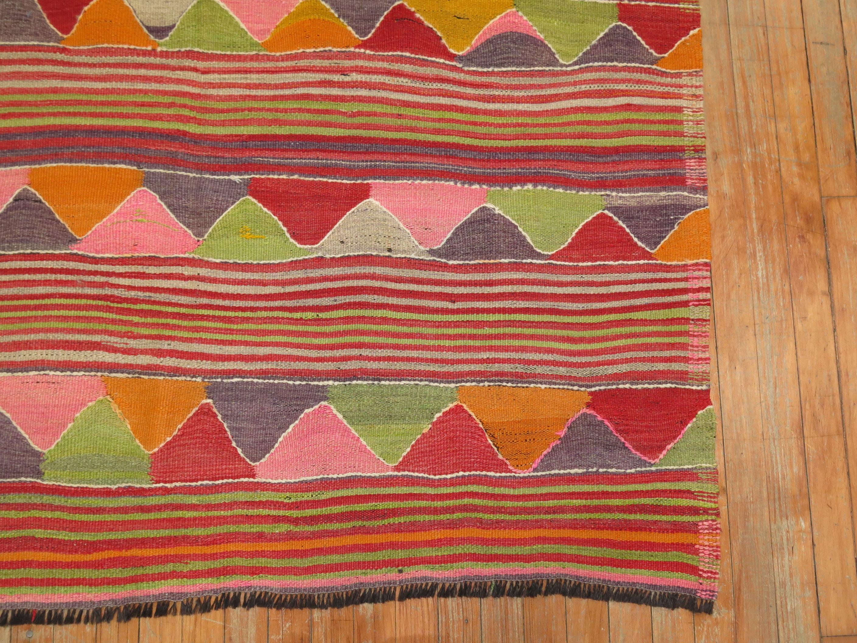 Boho Colorful 20th Century Turkish Kilim In Good Condition For Sale In New York, NY