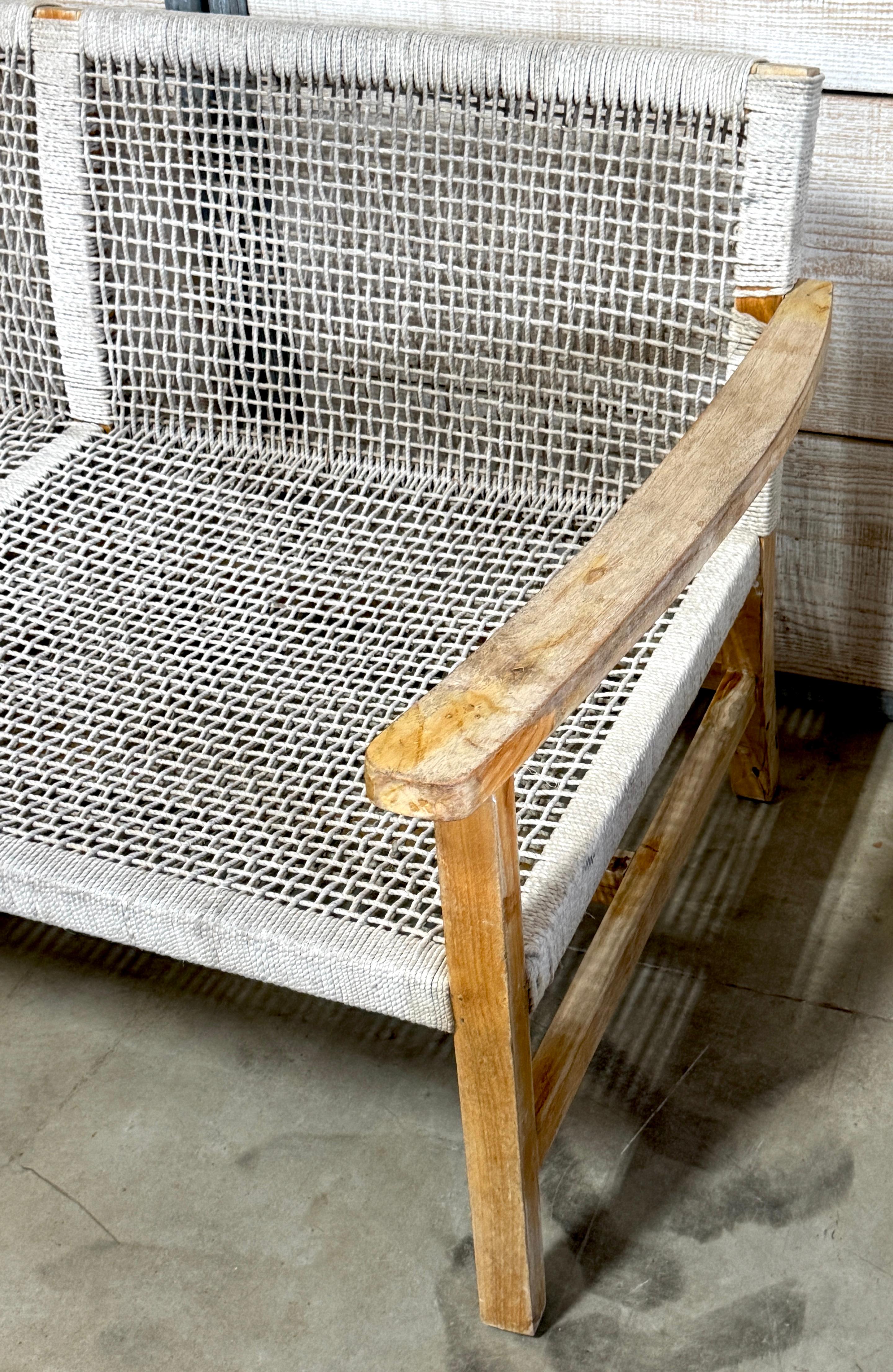 Sofá Boho Danés Moderno de Teca Blanqueada y Cuerda Tejida siglo XX en venta
