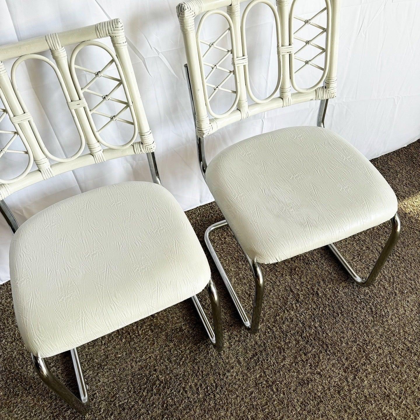 Americano Sedie da pranzo a sbalzo in rattan bianco e cromo - Set di 6 sedie moderne Boho in vendita