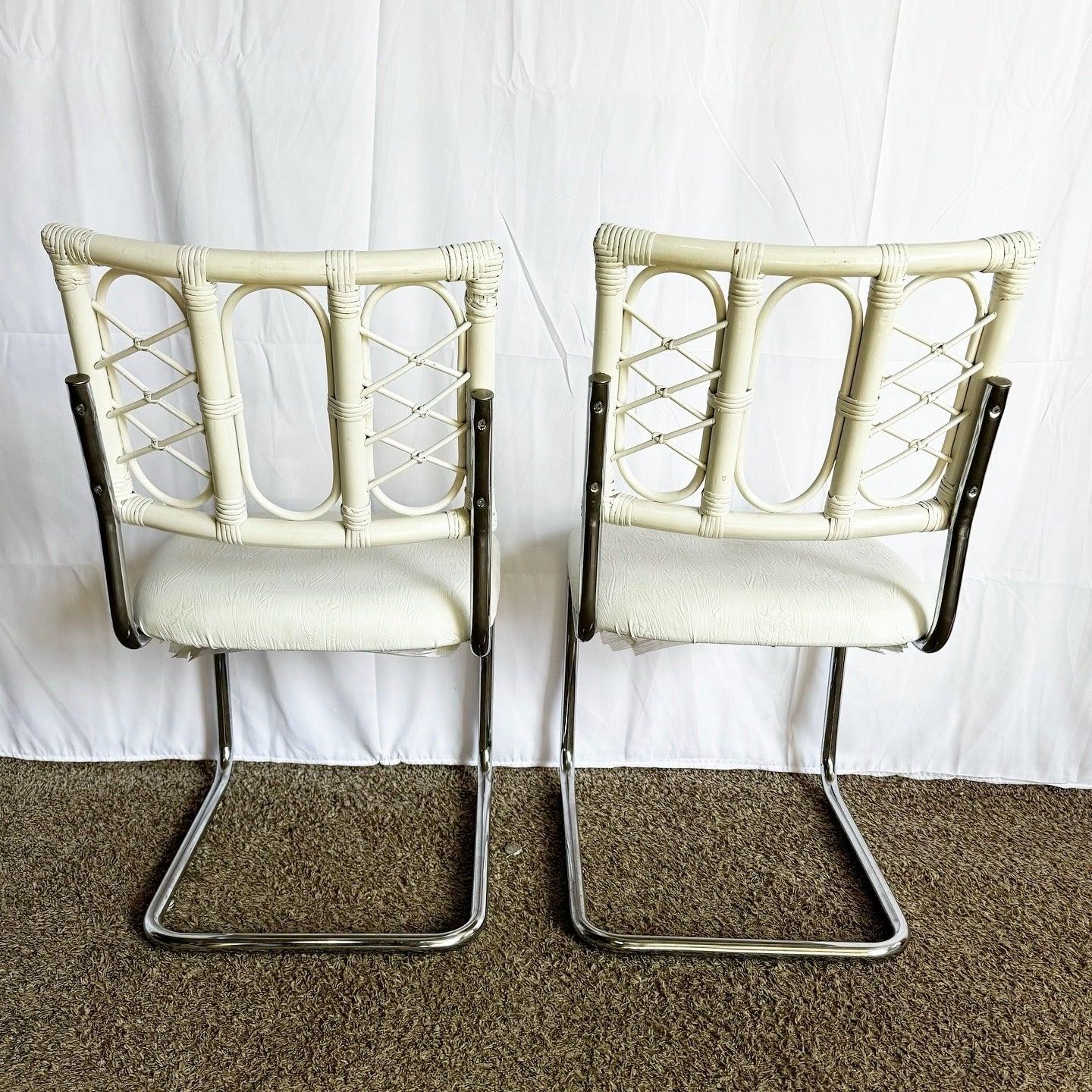 Cromo Sedie da pranzo a sbalzo in rattan bianco e cromo - Set di 6 sedie moderne Boho in vendita