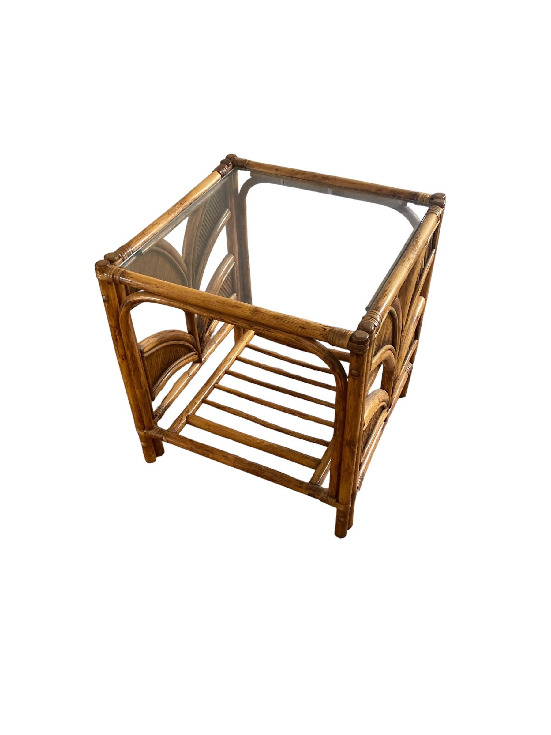 Bambou Table d'appoint ou table basse en rotin au design de palmier Boho dans le style de Vivai Del Sud en vente