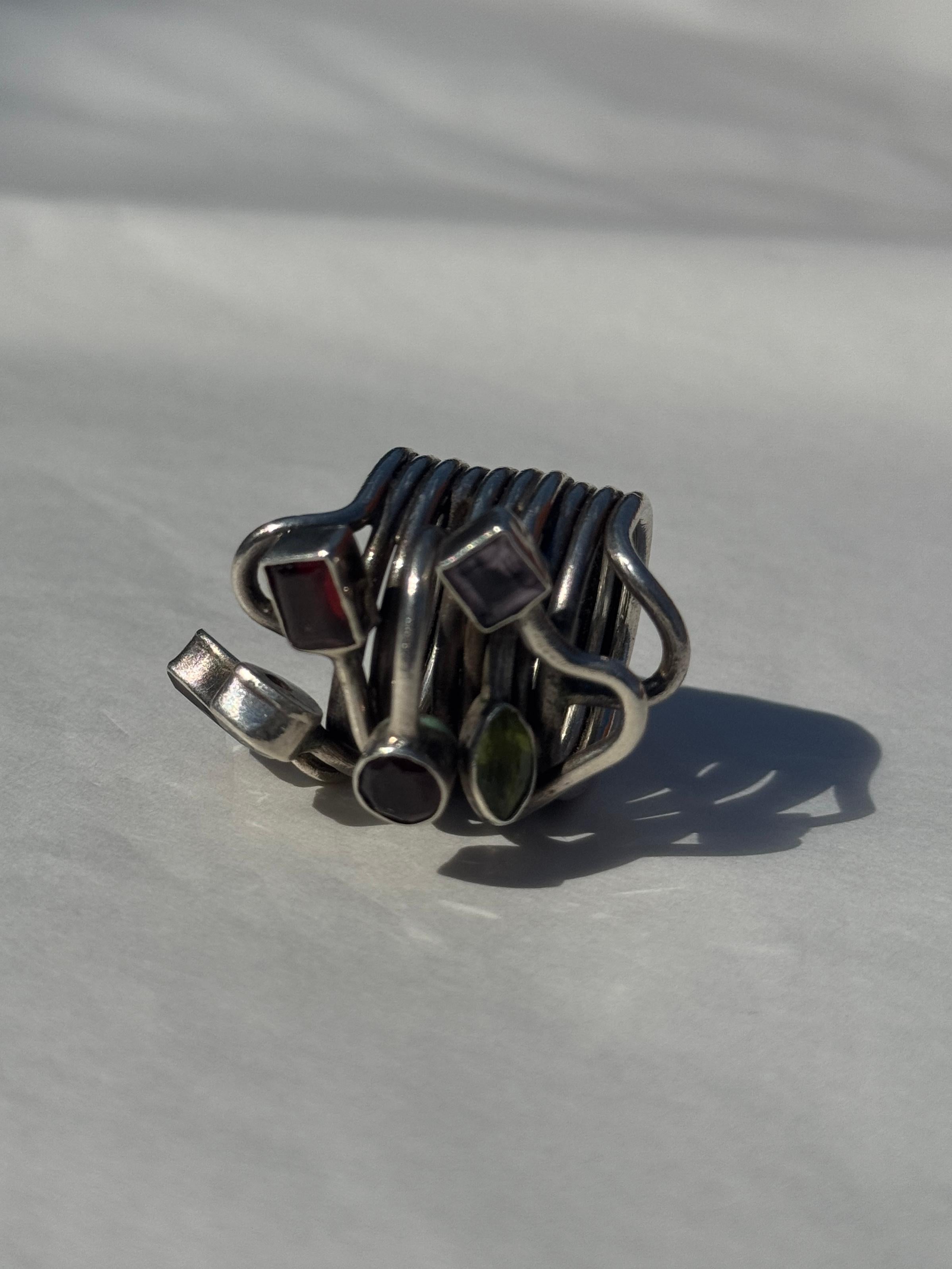 Boho ring with multicolored natural stones in 925 sterling silver In Good Condition For Sale In Milano, IT