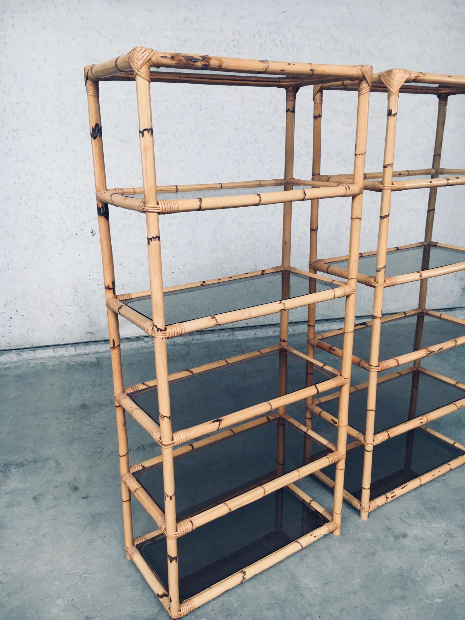 Set di scaffali in bambù di design Boho Style Vitrine, Italia, anni '60 in vendita 3