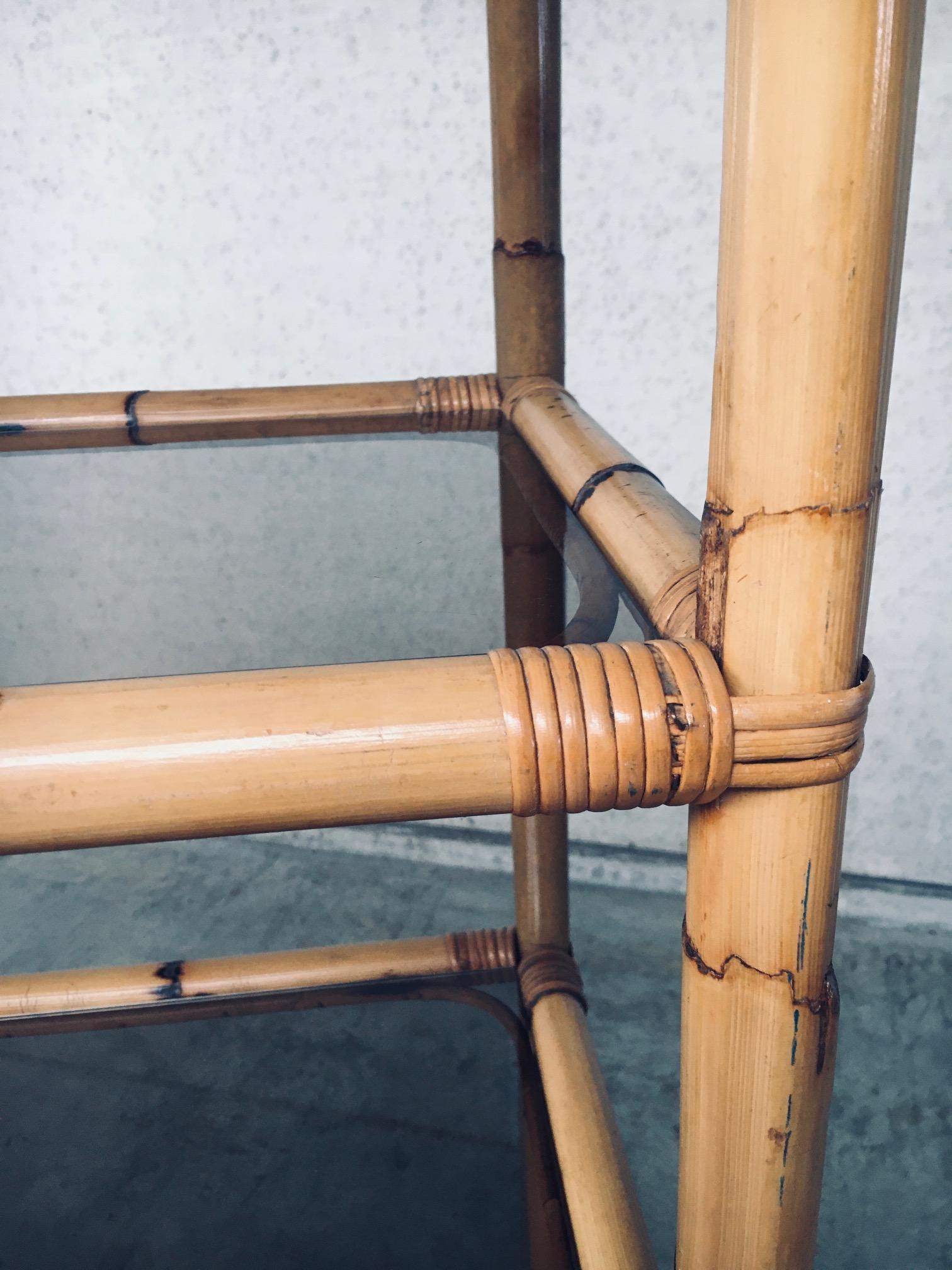 Set di scaffali in bambù di design Boho Style Vitrine, Italia, anni '60 in vendita 12