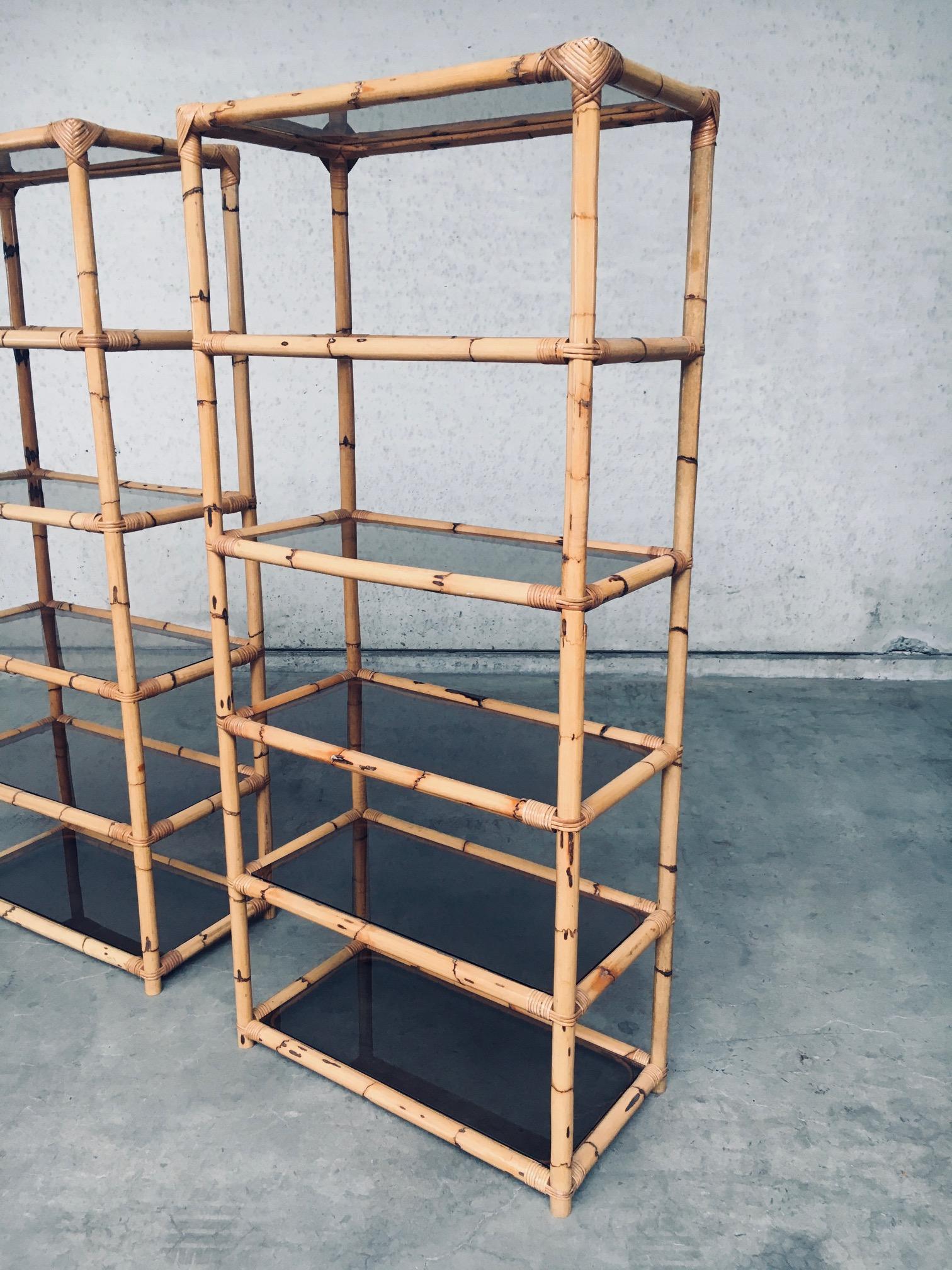 Set di scaffali in bambù di design Boho Style Vitrine, Italia, anni '60 in vendita 1