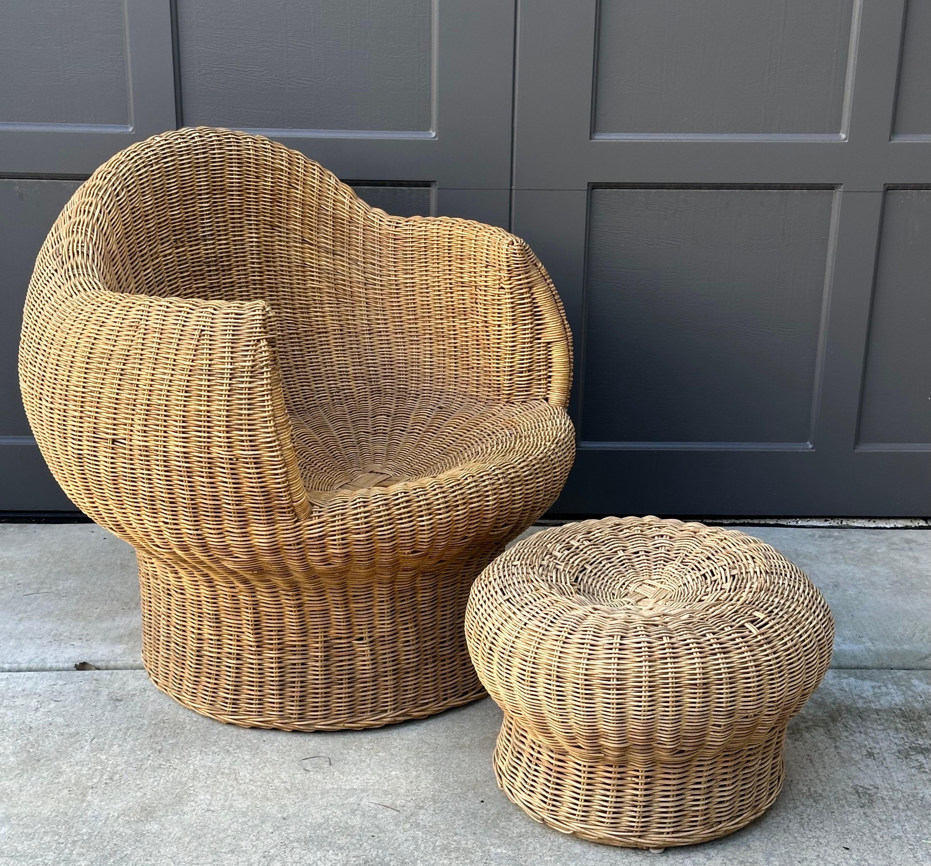 Boho Style Sculptural Wicker Chair and Ottoman In Good Condition For Sale In San Diego, CA