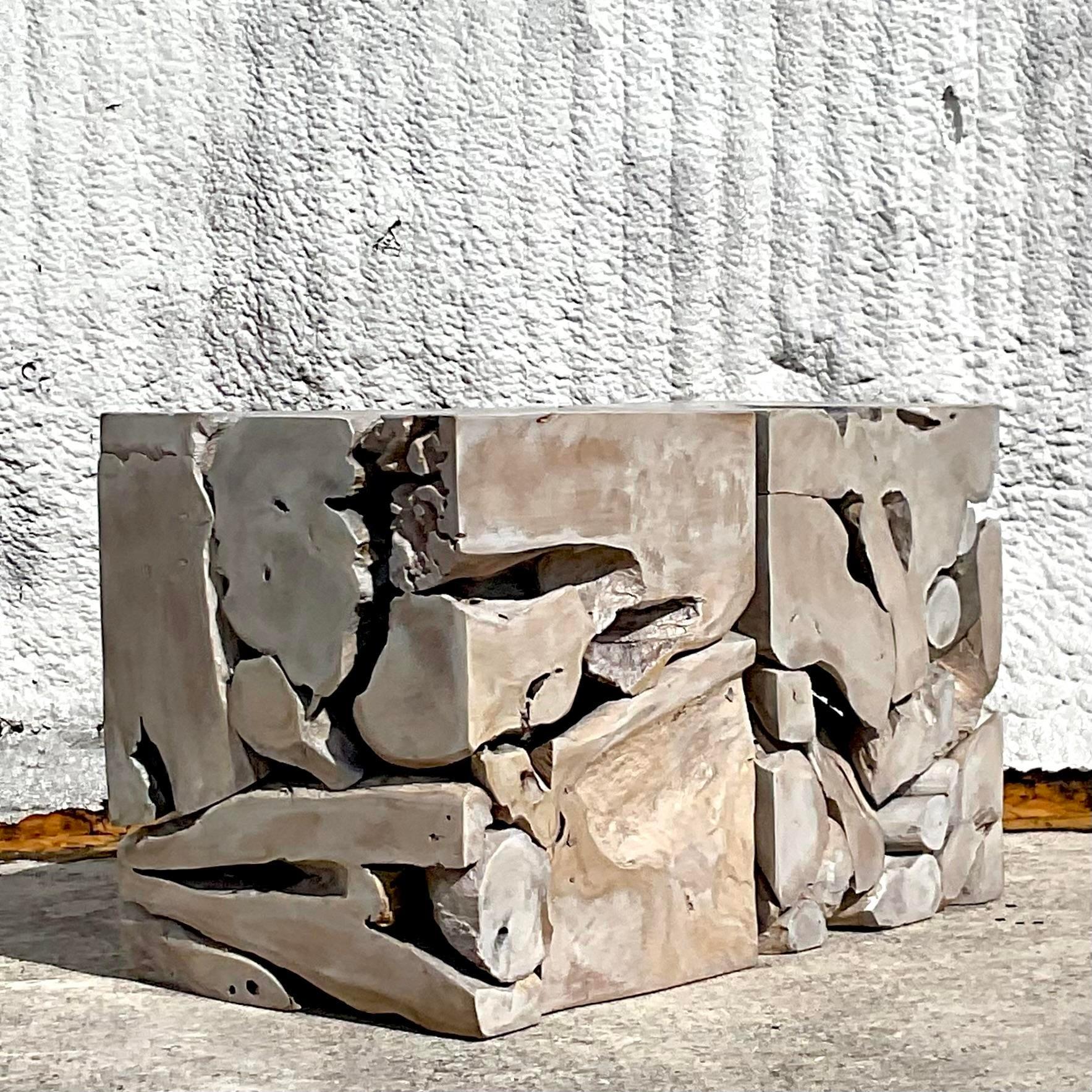 Boho Wood Puzzle Beistelltische - ein Paar im Zustand „Gut“ im Angebot in west palm beach, FL