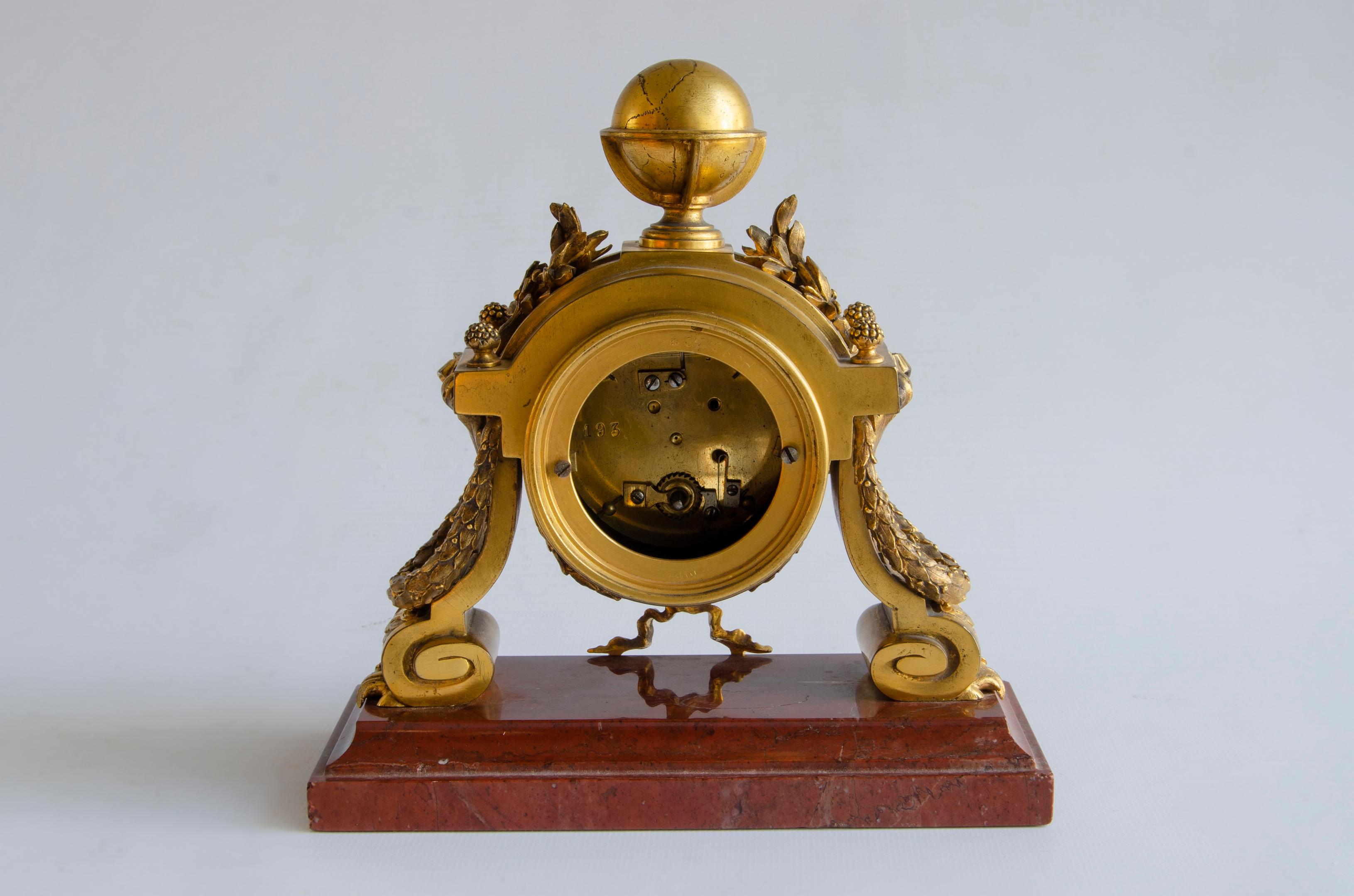 Rococo Boint Taburet Clock Table